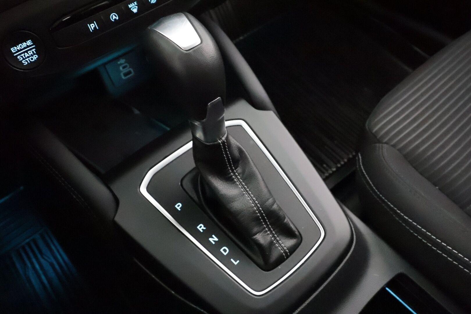 Ford Focus 2023 1.0 EcoBoost Hybrid Powershift 125hv (kevythybridi) A7 Titanium 5-ovinen * ACC / Lohko / Koukku / P.kamera / Keyless * - 1.Om Suomi-auto / Merkkihuollettu / Kahdet Renkaat - HULLUT AVAJAISHULINAT KORKOTARJOUS 3,29 %