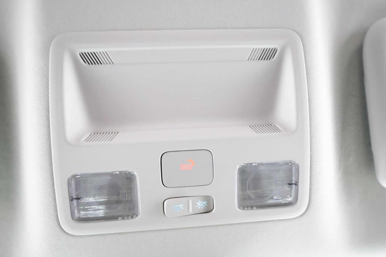 Ford Focus 2023 1.0 EcoBoost Hybrid Powershift 125hv (kevythybridi) A7 Titanium 5-ovinen * ACC / Lohko / Koukku / P.kamera / Keyless * - 1.Om Suomi-auto / Merkkihuollettu / Kahdet Renkaat - HULLUT AVAJAISHULINAT KORKOTARJOUS 3,29 %