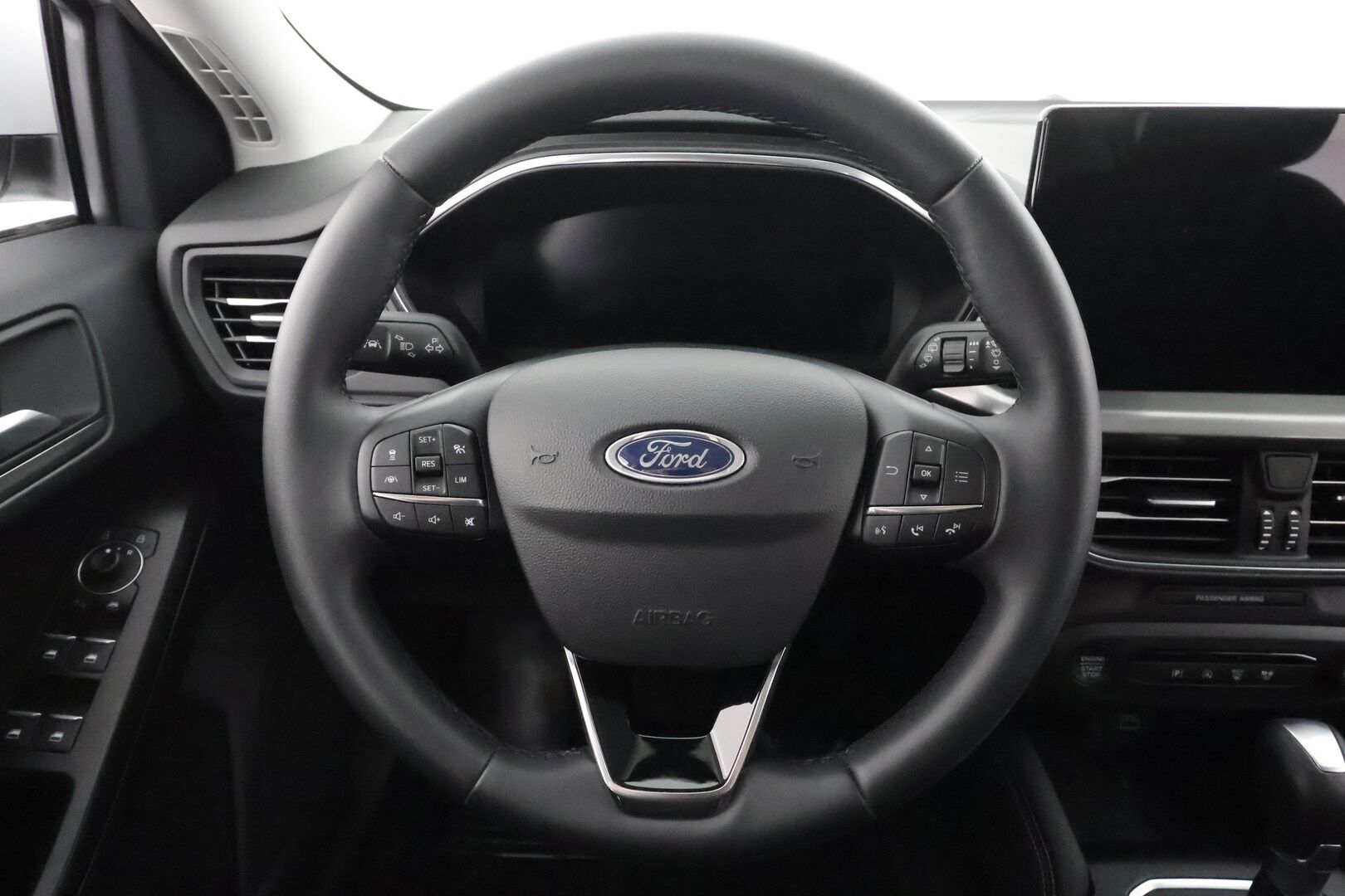 Ford Focus 2023 1.0 EcoBoost Hybrid Powershift 125hv (kevythybridi) A7 Titanium 5-ovinen * ACC / Lohko / Koukku / P.kamera / Keyless * - 1.Om Suomi-auto / Merkkihuollettu / Kahdet Renkaat - HULLUT AVAJAISHULINAT KORKOTARJOUS 3,29 %