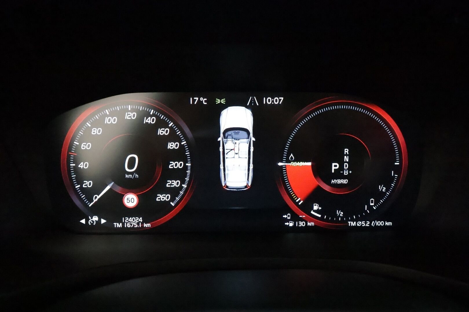 Volvo V60 2020 T8 TwE AWD R-Design aut **Adapt.vakkari / HUD / Panorama / H&K / Muistipenkit / Sporttinahat / Full LED / 360°** - Merkkihuollettu / Kahdet renkaat aluvanteilla / Penkinlämmittimet takana / Ratinlämmitin / Webasto / BLIS / Hyvät varusteet!