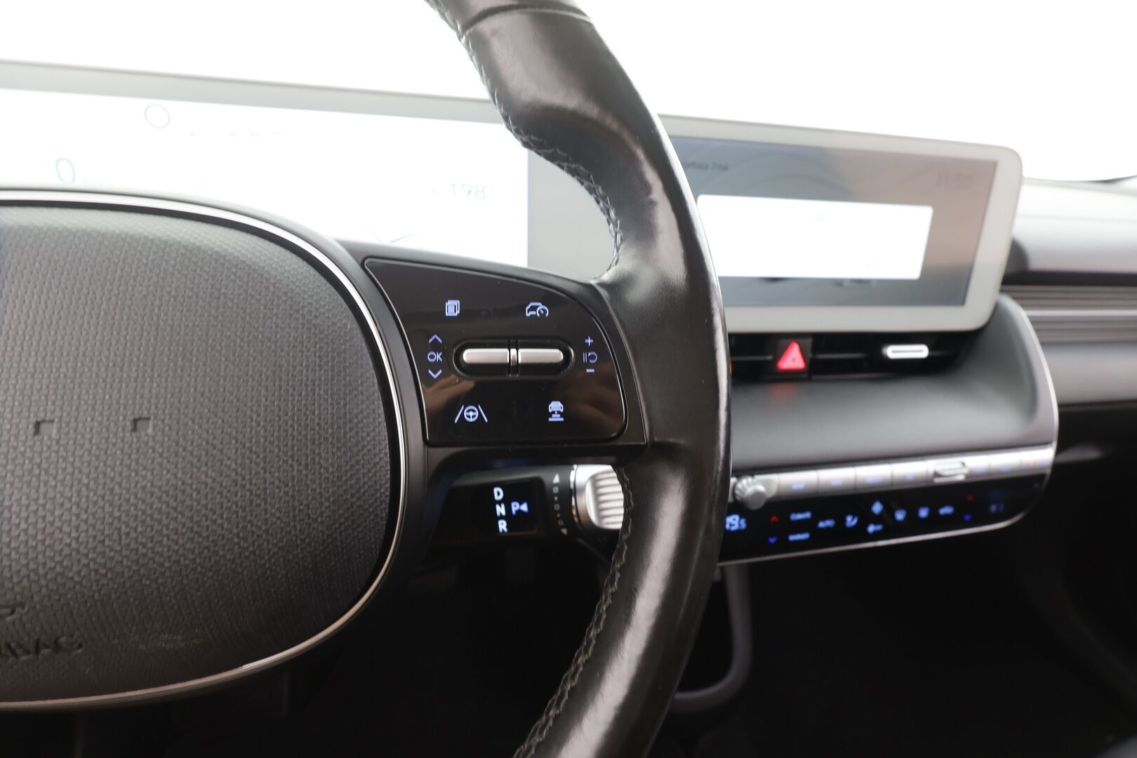 Hyundai IONIQ 5 2022 73 kWh 305 hv AWD Style - | ACC | ILP | HDA | Koukku | Navi | P.kamera | Lämm. ratti | LED | Apple & Android | Penkinlämmittimet | 
