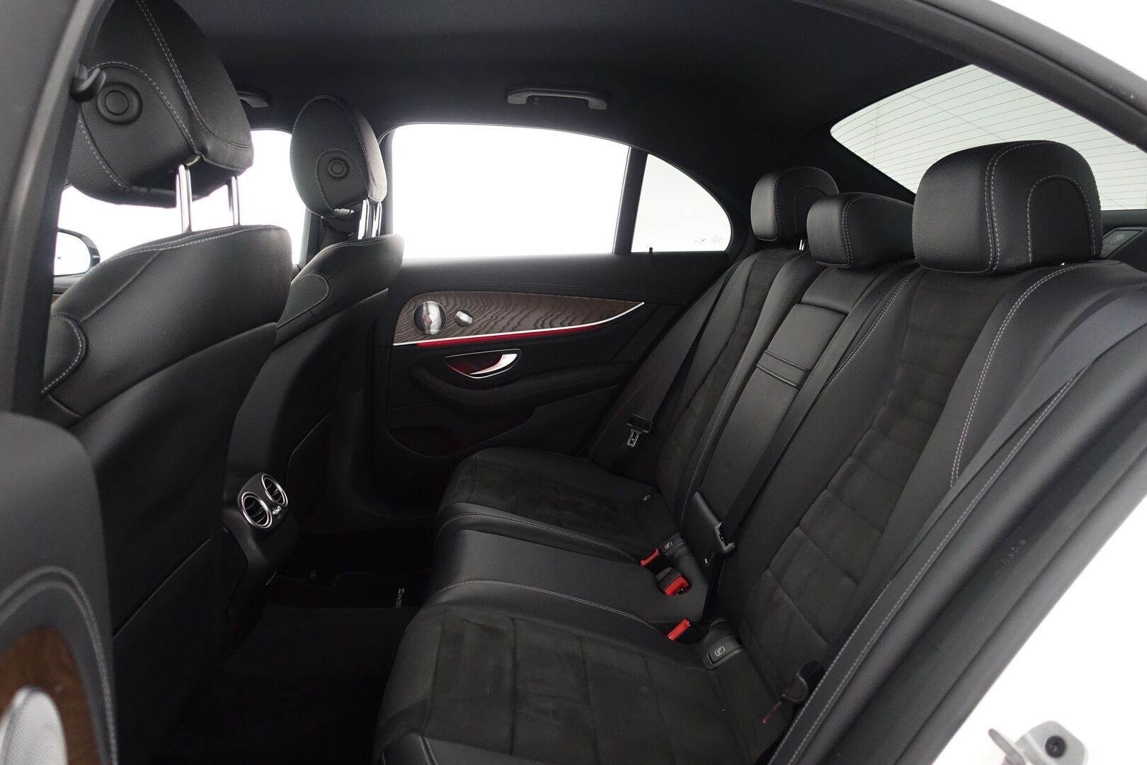 Mercedes-Benz E 2021 300 e 4MATIC A Business AMG - | DTR+ | Burmester  | Widescreen | Koukku | Multibeam-LED  | IHC+ | P.kamera & tutkat | Facelift |