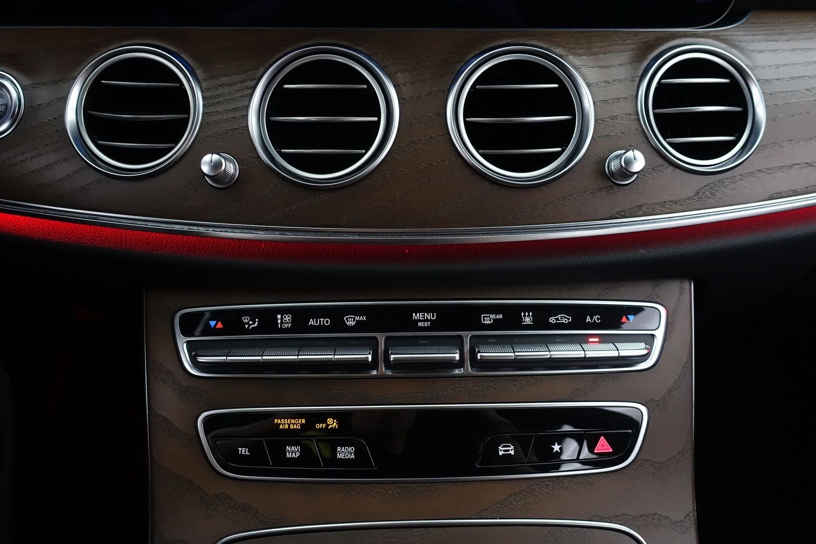 Mercedes-Benz E 2021 300 e 4MATIC A Business AMG - | DTR+ | Burmester  | Widescreen | Koukku | Multibeam-LED  | IHC+ | P.kamera & tutkat | Facelift |