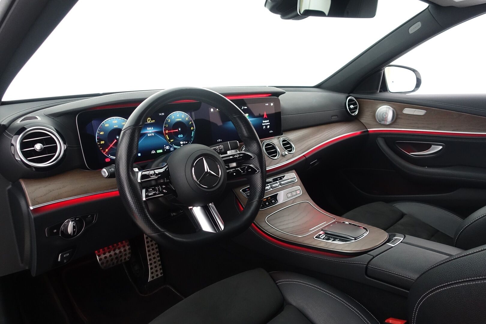 Mercedes-Benz E 2021 300 e 4MATIC A Business AMG - | DTR+ | Burmester  | Widescreen | Koukku | Multibeam-LED  | IHC+ | P.kamera & tutkat | Facelift |
