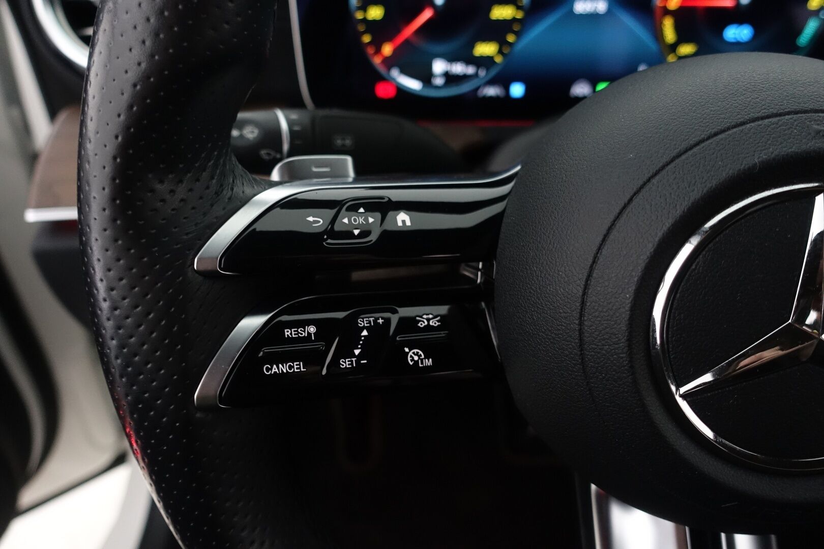 Mercedes-Benz E 2021 300 e 4MATIC A Business AMG - | DTR+ | Burmester  | Widescreen | Koukku | Multibeam-LED  | IHC+ | P.kamera & tutkat | Facelift |