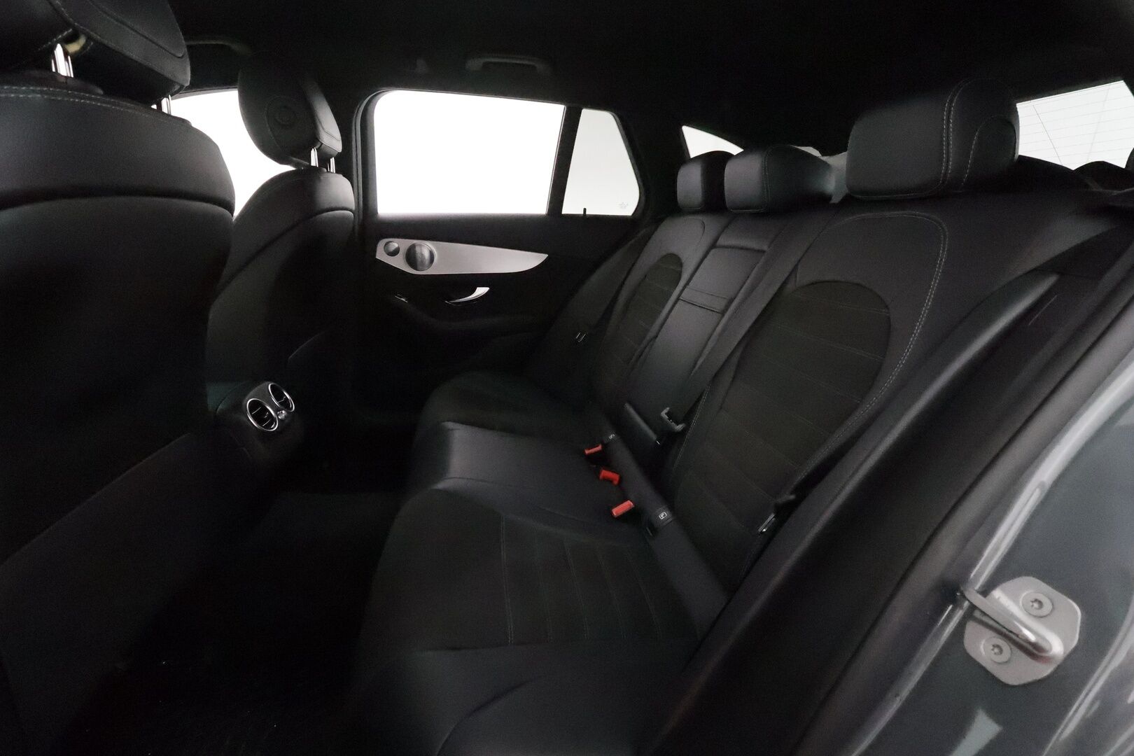 Mercedes-Benz C 2020 300 de T A Business AMG Edition EQ Power *DTR+ / Burmester / Navi / Multibeam-LED / P.Kamera / Koukku / Sportpenkit* - *2x Latauskaapelit / Kahdet Renkaat*