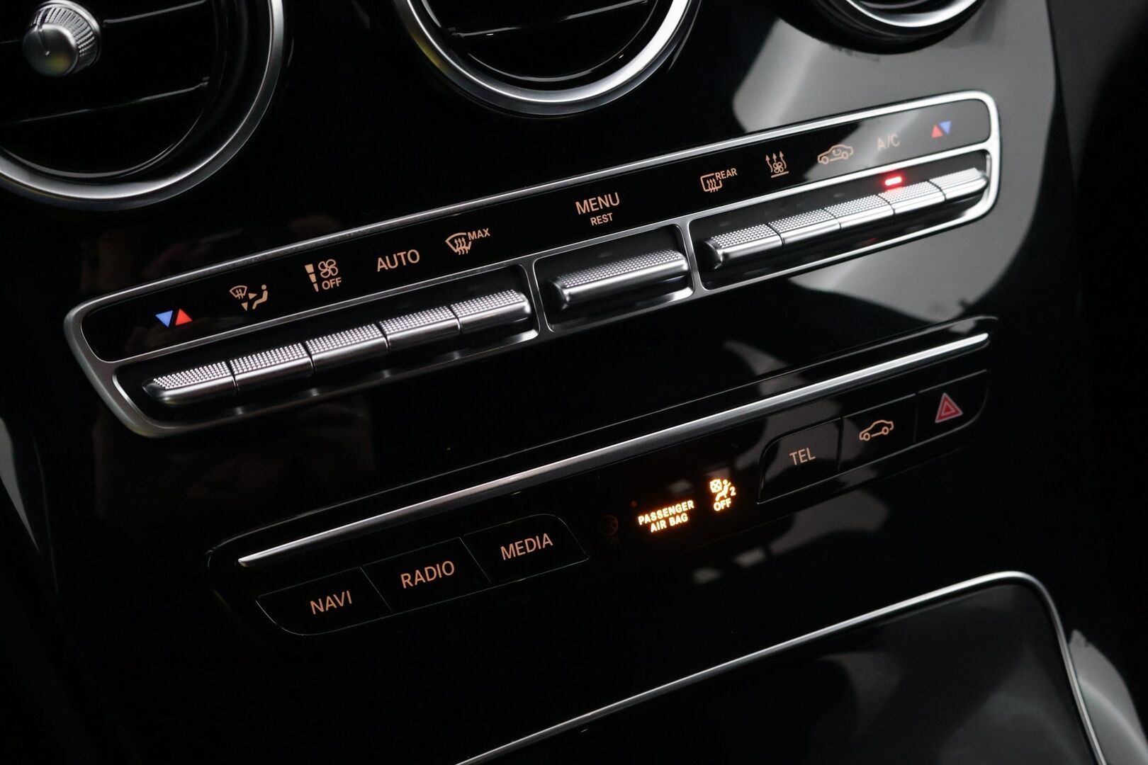 Mercedes-Benz C 2020 300 de T A Business AMG Edition EQ Power *DTR+ / Burmester / Koukku / Multibeam-LED / P.Kamera * - *2x Latauskaapelit / Kahdet Renkaat / Navi / Sportpenkit *