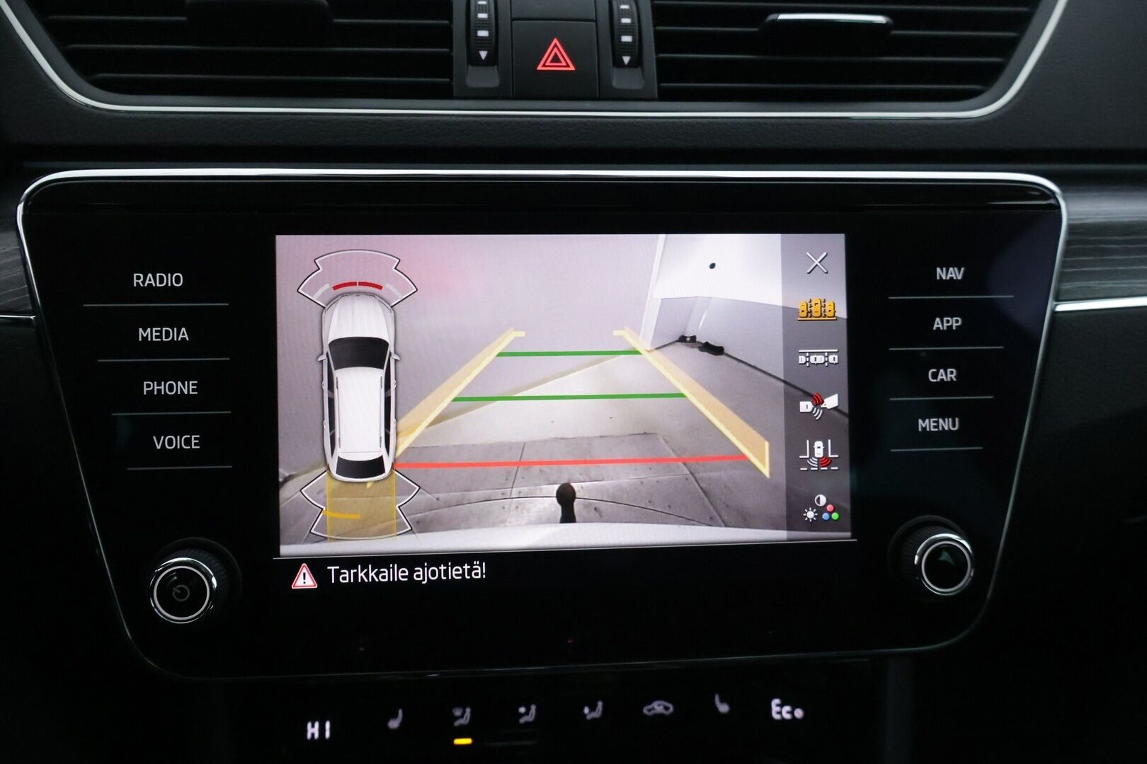 Skoda Superb 2020 Combi 1,4 TSI PHEV Style iV DSG Autom. * Adap.vakkari / Digimittaristo / Koukku / HiFit / Peruutuskamera / Lämmitin * - * Siistikuntoinen / Hyvät varusteet / Akku kuntotarkastettu / Särmät huollot * - HULLU BLACKWEEK KORKOTARJOUS 2,49%