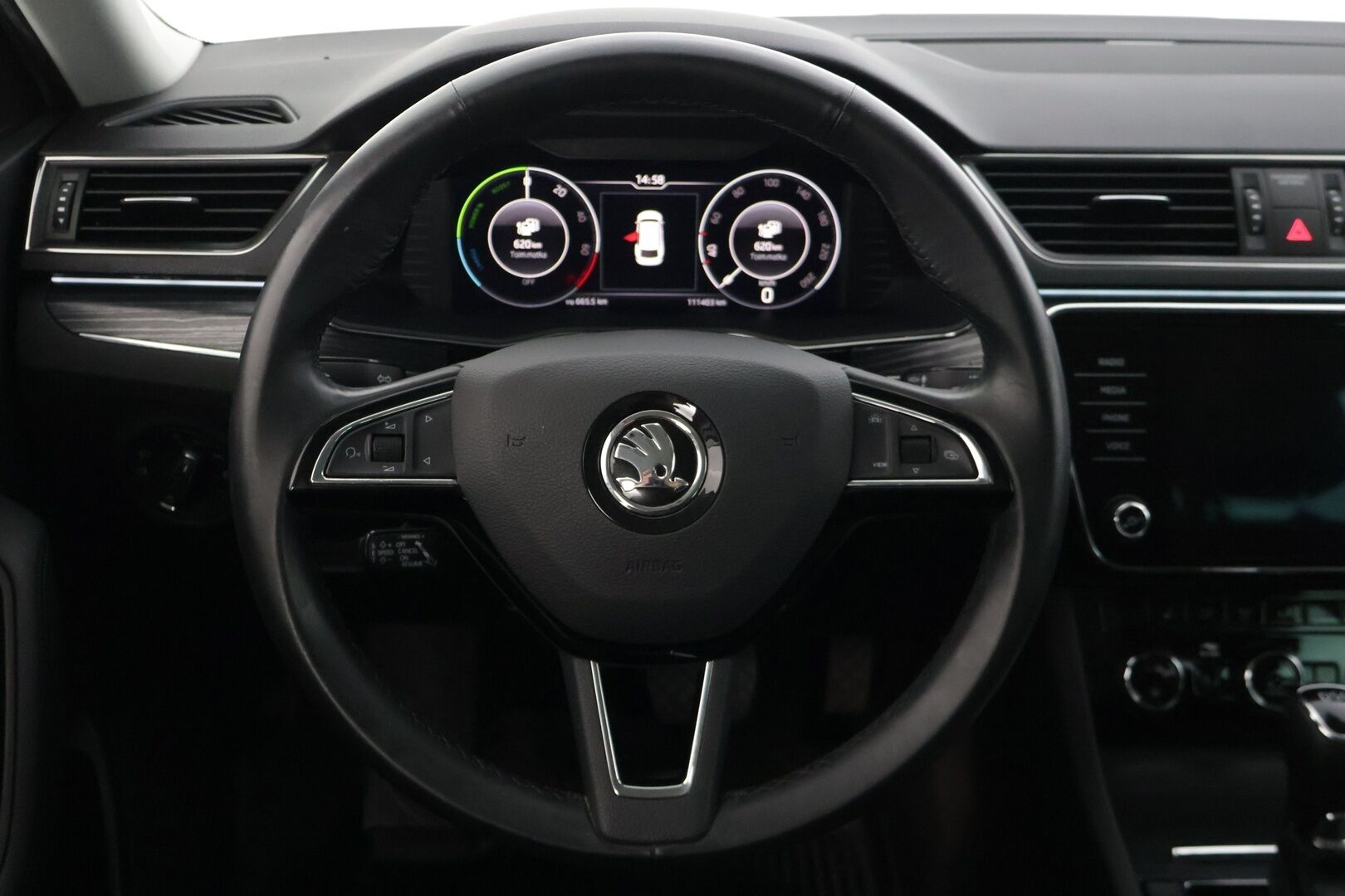 Skoda Superb 2020 Combi 1,4 TSI PHEV Style iV DSG Autom. * Adap.vakkari / Digimittaristo / Koukku / HiFit / Peruutuskamera / Lämmitin * - * Siistikuntoinen / Hyvät varusteet / Akku kuntotarkastettu / Särmät huollot * - HULLU BLACKWEEK KORKOTARJOUS 2,49%