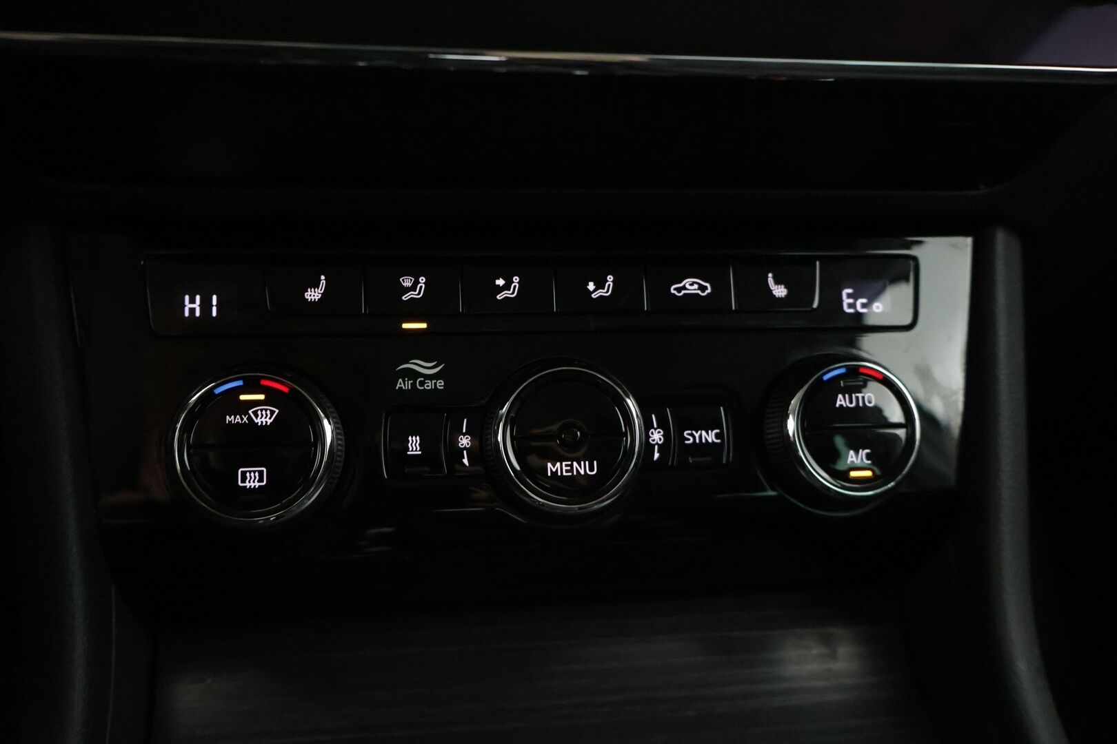 Skoda Superb 2020 Combi 1,4 TSI PHEV Style iV DSG Autom. * Adap.vakkari / Digimittaristo / Koukku / HiFit / Peruutuskamera / Lämmitin * - * Siistikuntoinen / Hyvät varusteet / Akku kuntotarkastettu / Särmät huollot * - HULLU BLACKWEEK KORKOTARJOUS 2,49%