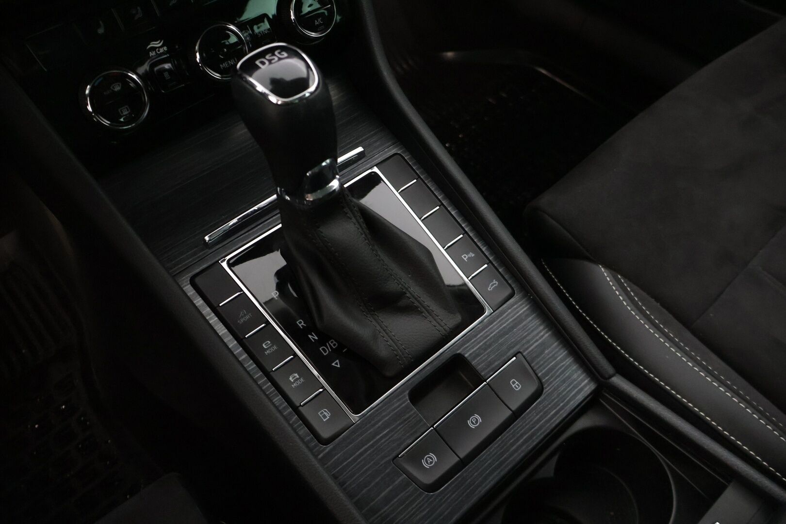 Skoda Superb 2020 Combi 1,4 TSI PHEV Style iV DSG Autom. * Adap.vakkari / Digimittaristo / Koukku / HiFit / Peruutuskamera / Lämmitin * - * Siistikuntoinen / Hyvät varusteet / Akku kuntotarkastettu / Särmät huollot * - HULLU BLACKWEEK KORKOTARJOUS 2,49%