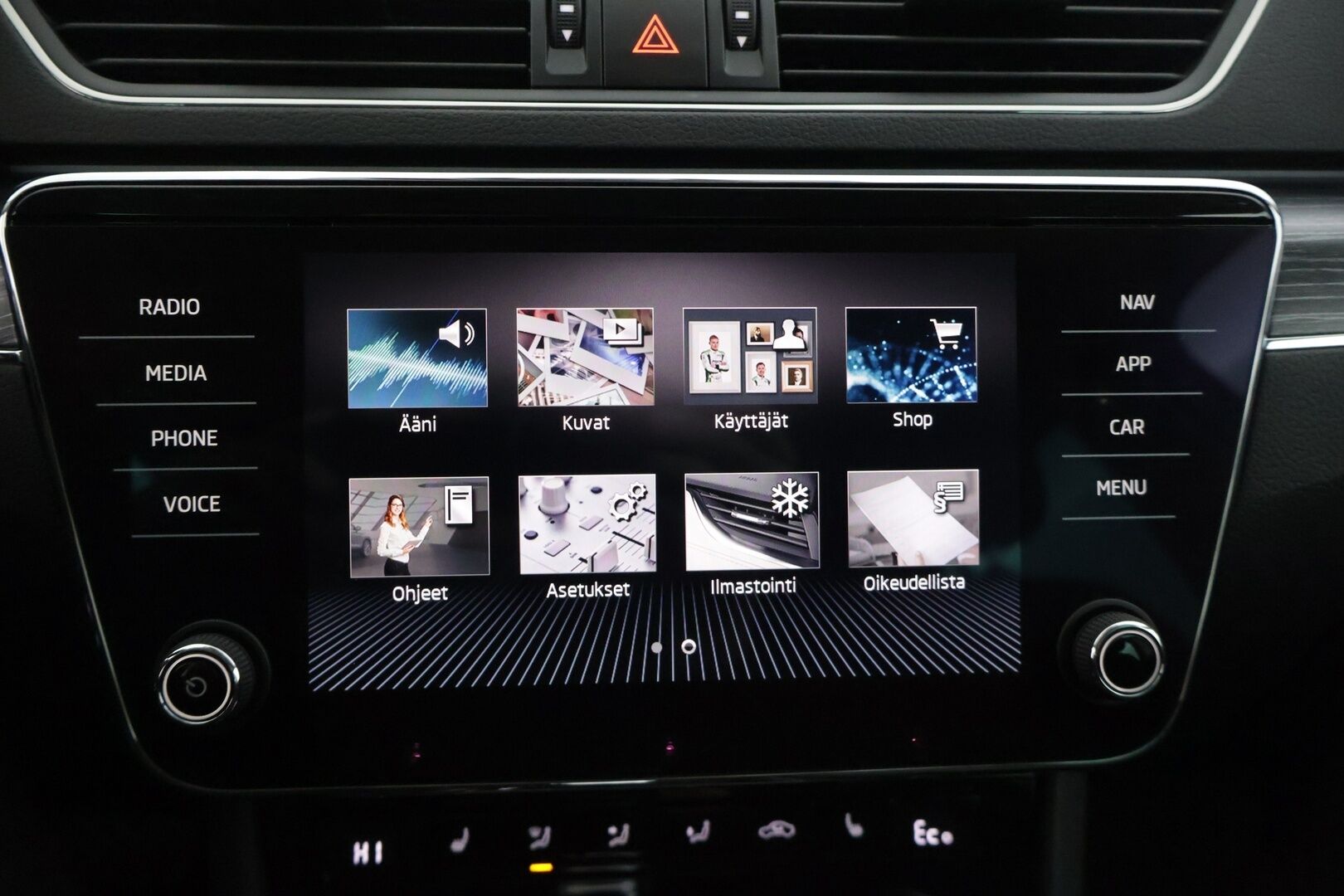 Skoda Superb 2020 Combi 1,4 TSI PHEV Style iV DSG Autom. * Adap.vakkari / Digimittaristo / Koukku / HiFit / Peruutuskamera / Lämmitin * - * Siistikuntoinen / Hyvät varusteet / Akku kuntotarkastettu / Särmät huollot * - HULLU BLACKWEEK KORKOTARJOUS 2,49%