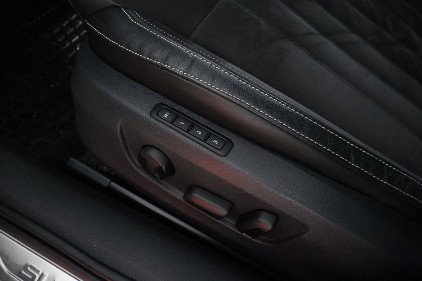 Skoda Superb 2020 Combi 1,4 TSI PHEV Style iV DSG Autom. * Adap.vakkari / Digimittaristo / Koukku / HiFit / Peruutuskamera / Lämmitin * - * Siistikuntoinen / Hyvät varusteet / Akku kuntotarkastettu / Särmät huollot * - HULLU BLACKWEEK KORKOTARJOUS 2,49%