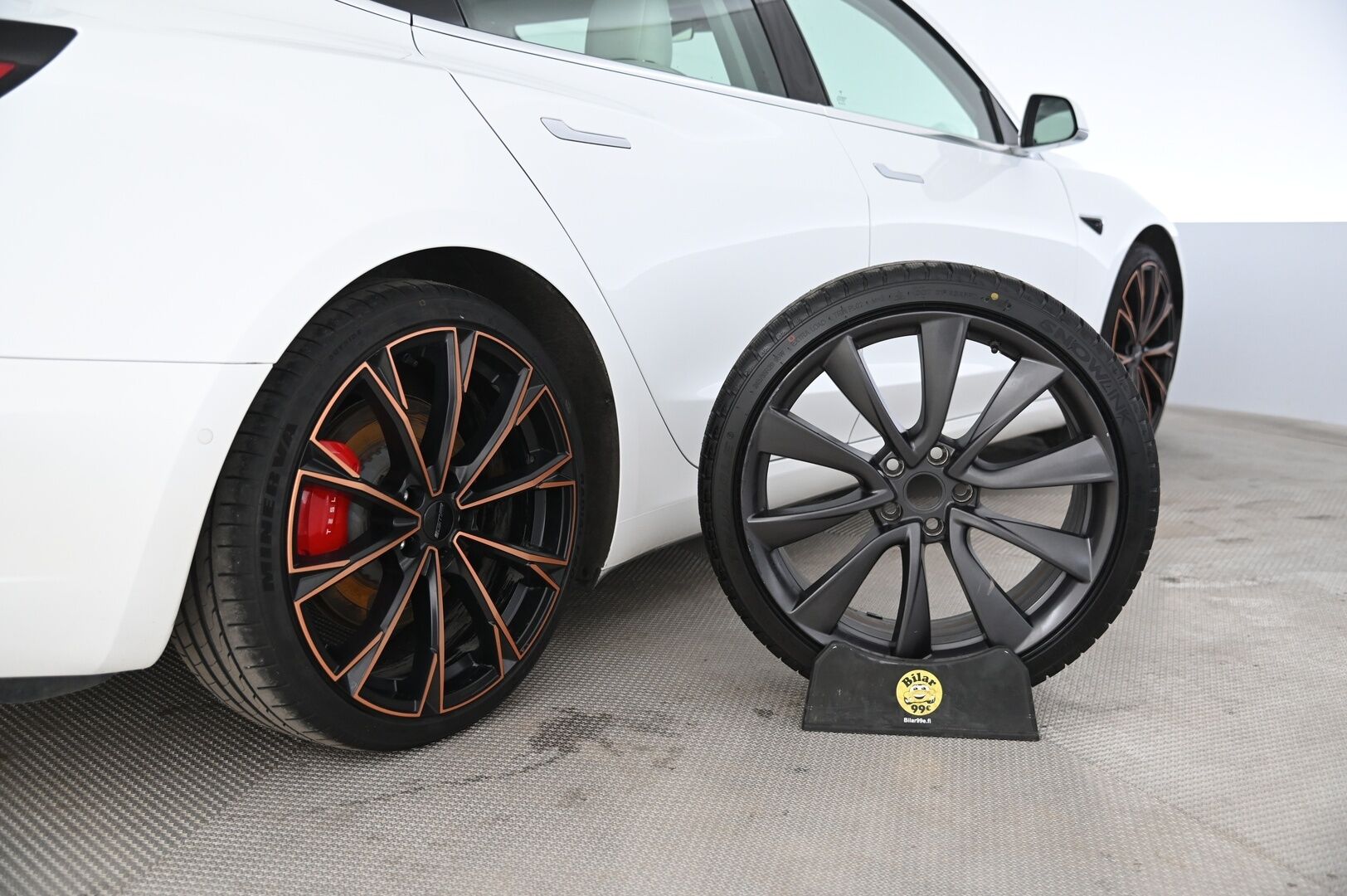 Tesla Model 3 2020 Performance Dual Motor AWD *Lasikatto / Autopilot 3 / Premium Sound* - *2x renkaat ja vanteet / Juuri tullut* - HULLUT AVAJAISHULINAT KORKOTARJOUS 3,29 %