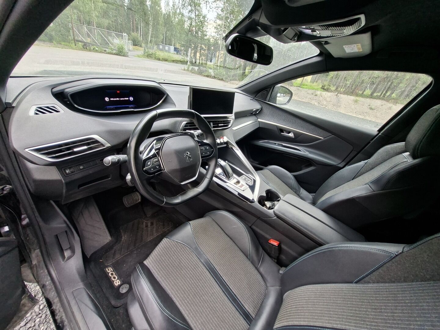 Peugeot 5008 2023 Allure Pack BlueHDi 130 EAT8-automaatti **Vakkari / Koukku / Lohko sis.lämppärillä / Puolinahat / TULOSSA!
