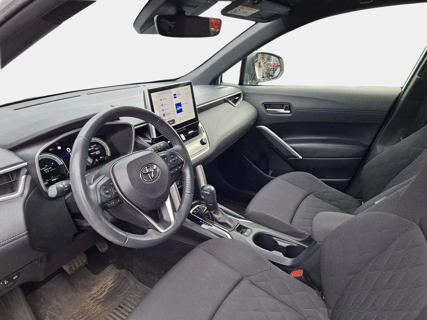 Toyota Corolla Cross 2023 2.0 Hybrid Launch Edition - | 1-om Suomi-auto | Vetokoukku | ACC | BLIS | Digimittaristo | P. kamera & tutkat | Lohkolämmitin+sisäpistoke | Lämpöratti | 2x renkaat vanteilla | CarPlay&AndroidAuto | Navi | Juuri huollettu! |  