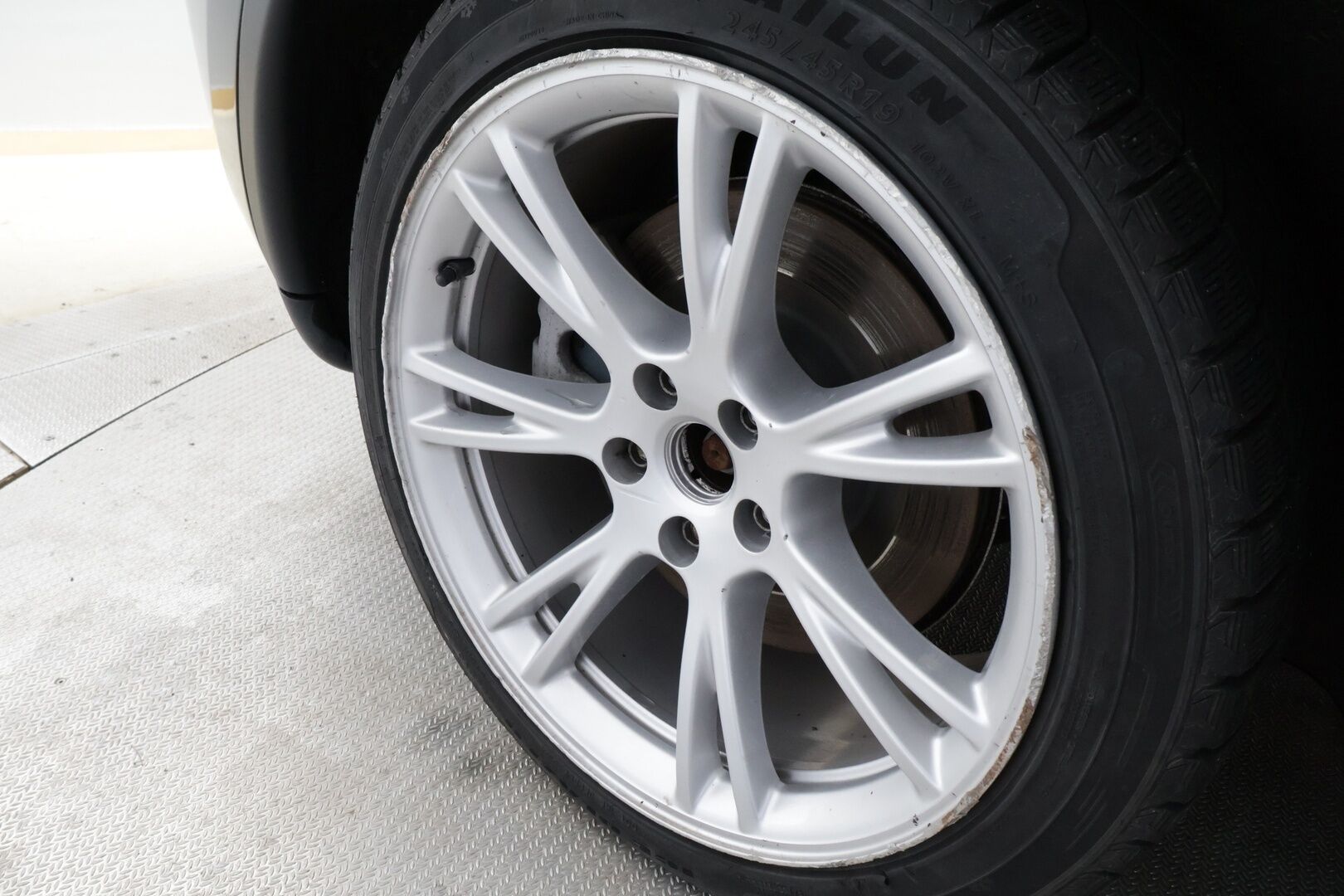 Tesla Model Y 2023 Long Range - YritysOutlet - Myydään vain yrityksille - LUE ILMOITUS!