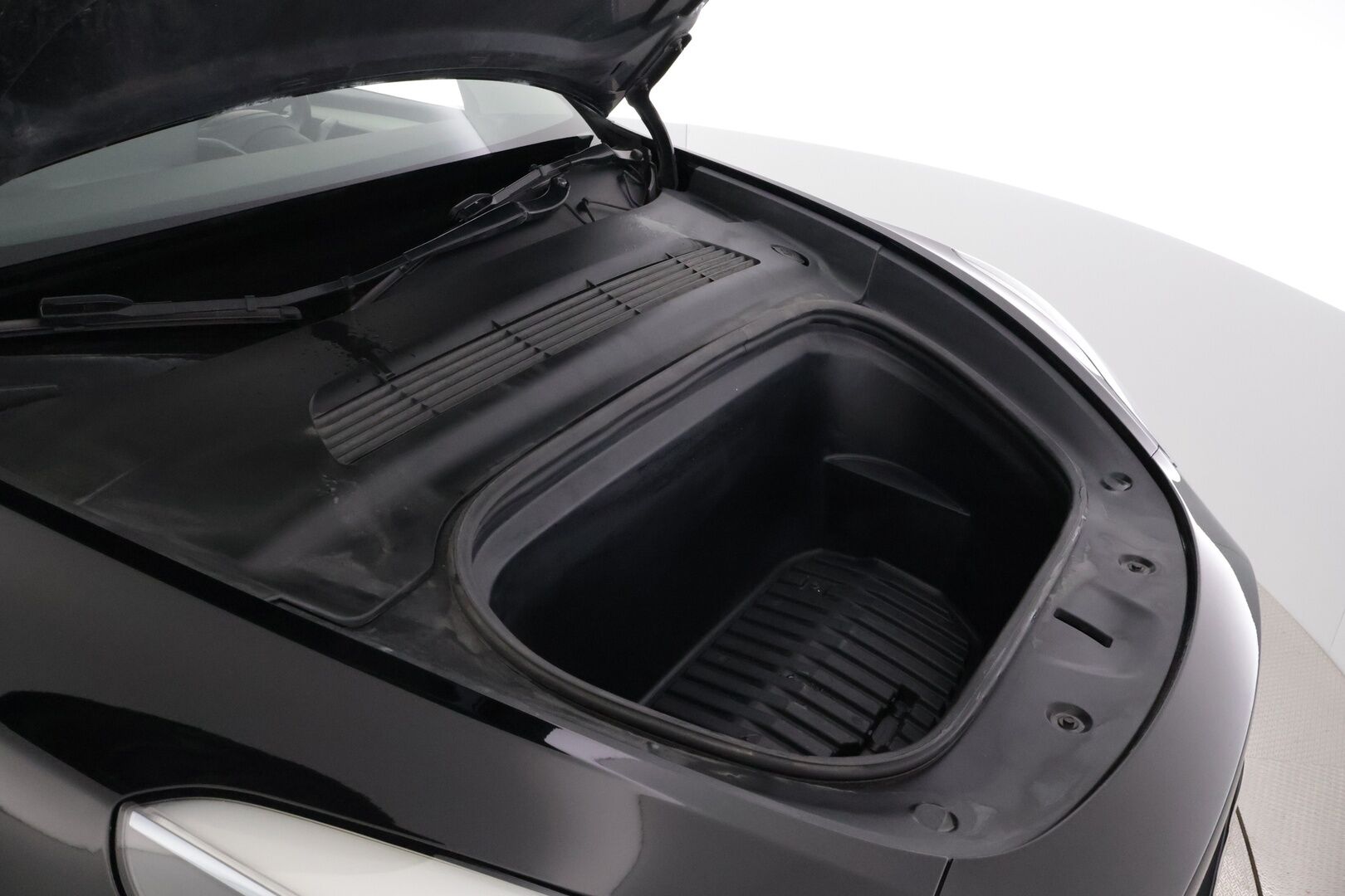 Tesla Model Y 2023 Long Range - YritysOutlet - Myydään vain yrityksille - LUE ILMOITUS!