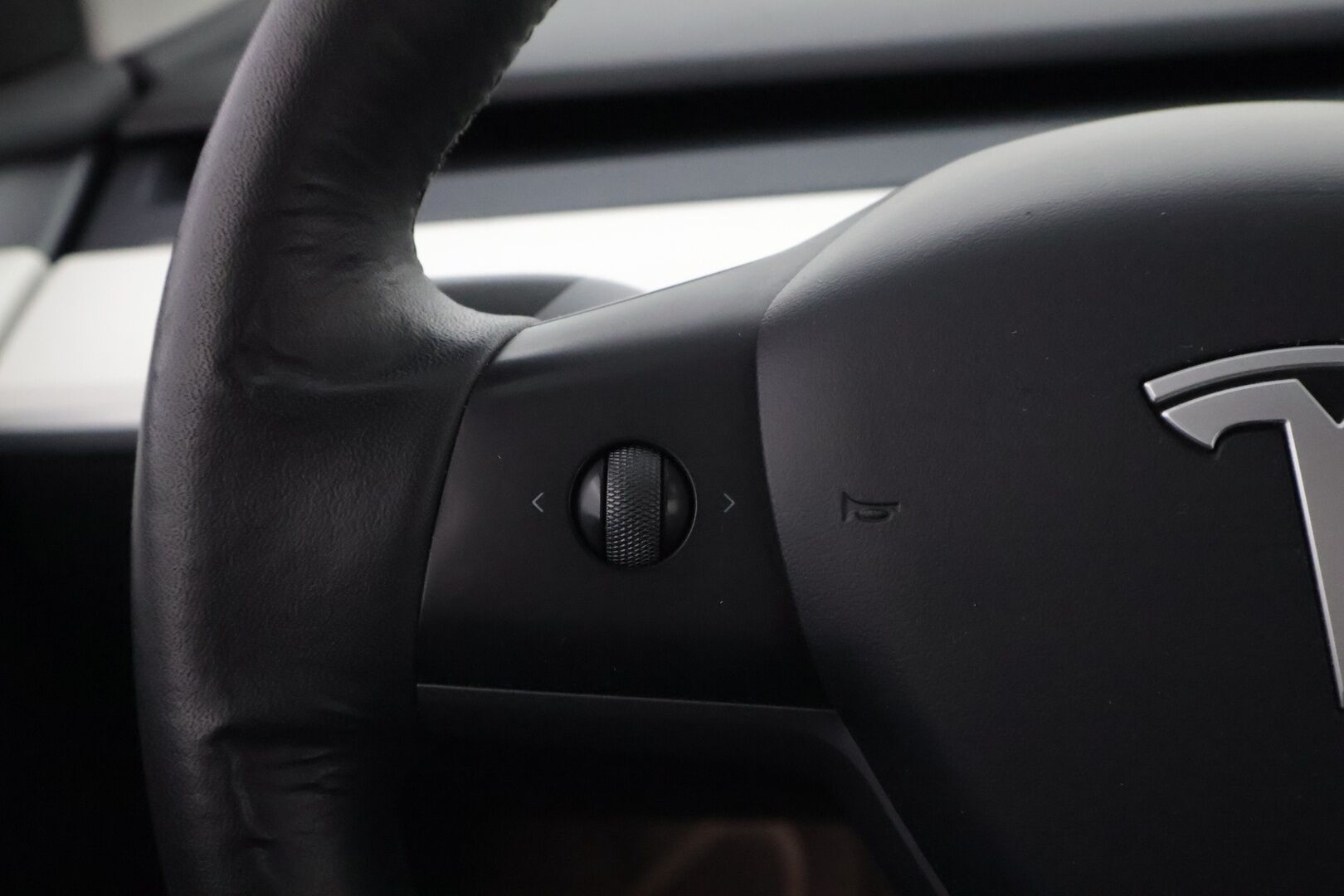 Tesla Model Y 2023 Long Range - YritysOutlet - Myydään vain yrityksille - LUE ILMOITUS!