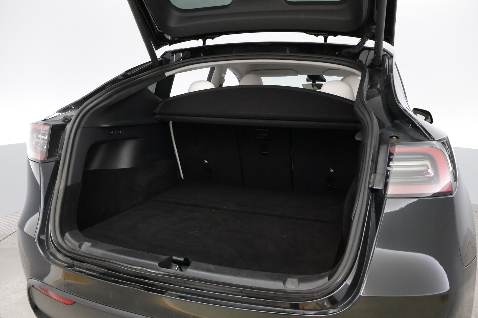 Tesla Model Y 2023 Long Range - YritysOutlet - Myydään vain yrityksille - LUE ILMOITUS!