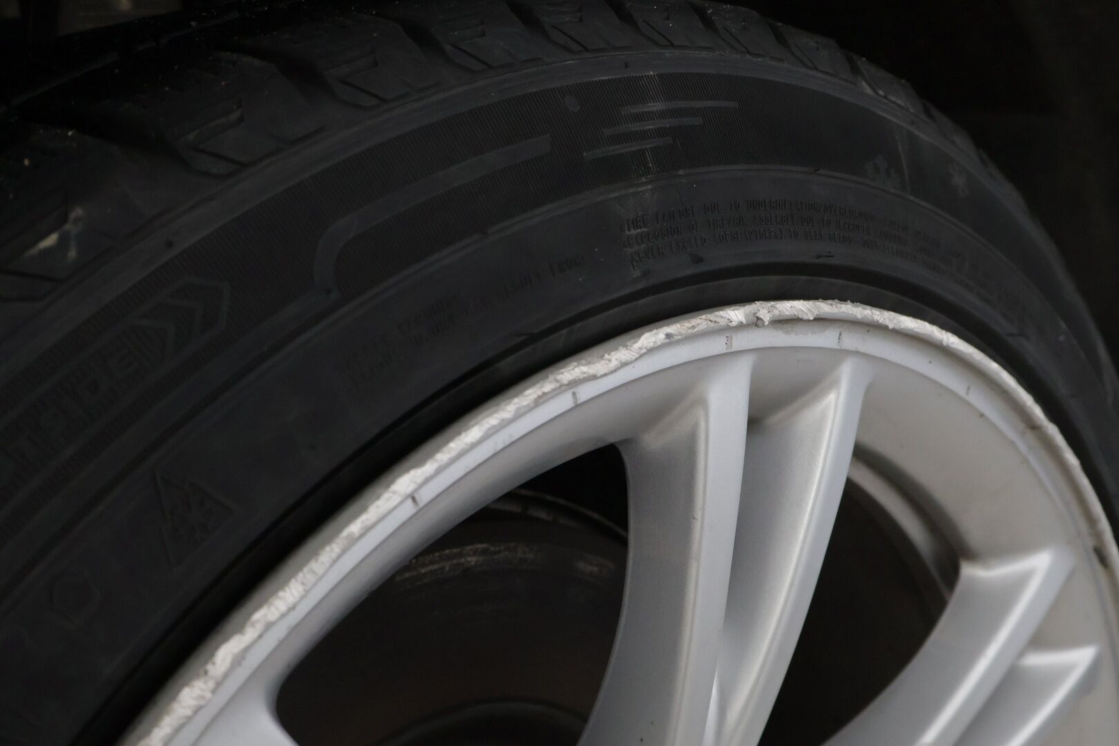 Tesla Model Y 2023 Long Range - YritysOutlet - Myydään vain yrityksille - LUE ILMOITUS!