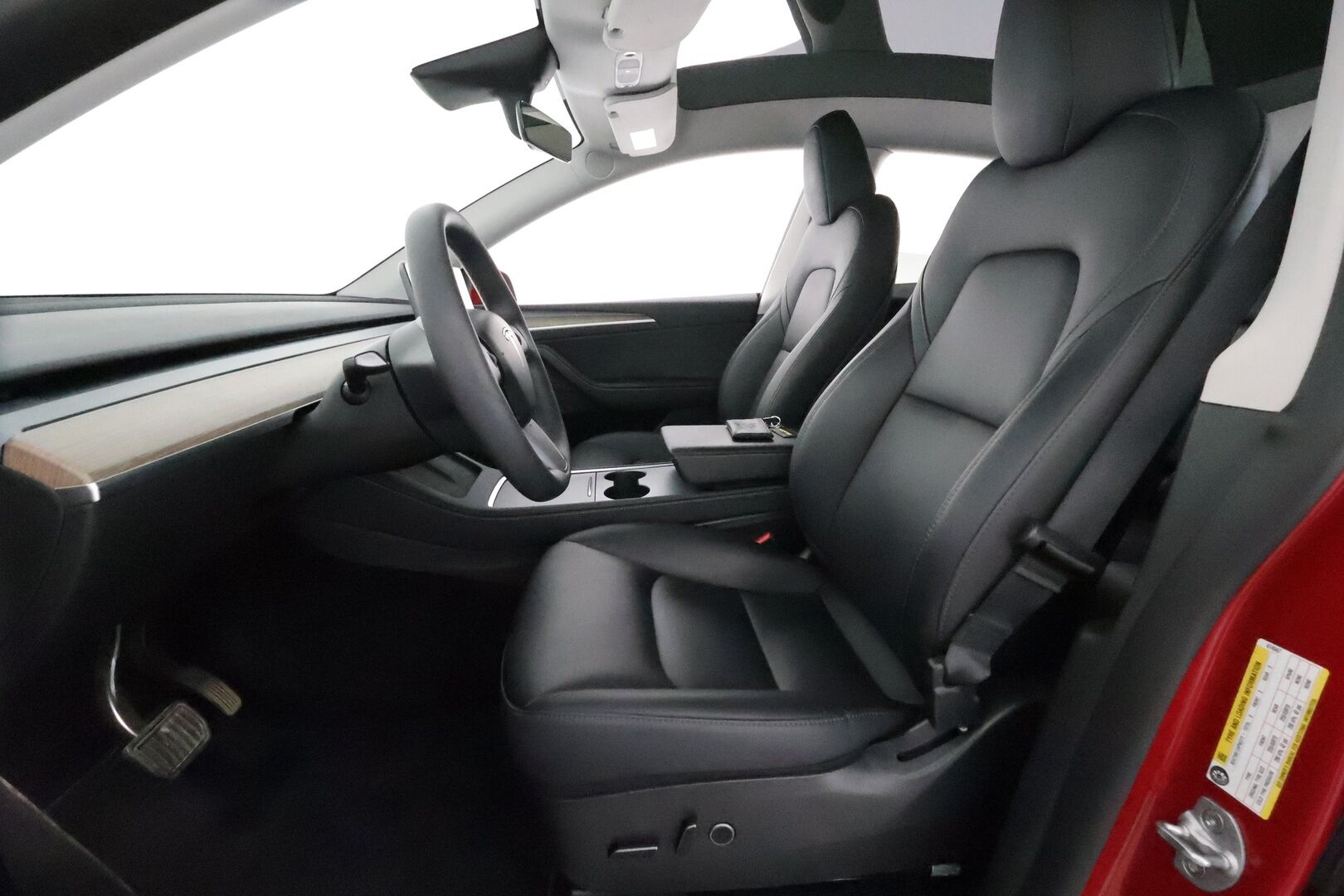 Tesla Model Y 2023 Long Range **Lämpöpumppu / Lasikatto / Matrix-LED / Adapt.Vakkari / P.Kamera / Muistipenkki / Navi / Keyless** - 3,99 % KORKOTARJOUS TÄHÄN AUTOON - 1-om Suomi-auto / 2x Latauskaapelit / Kahdet Renkaat