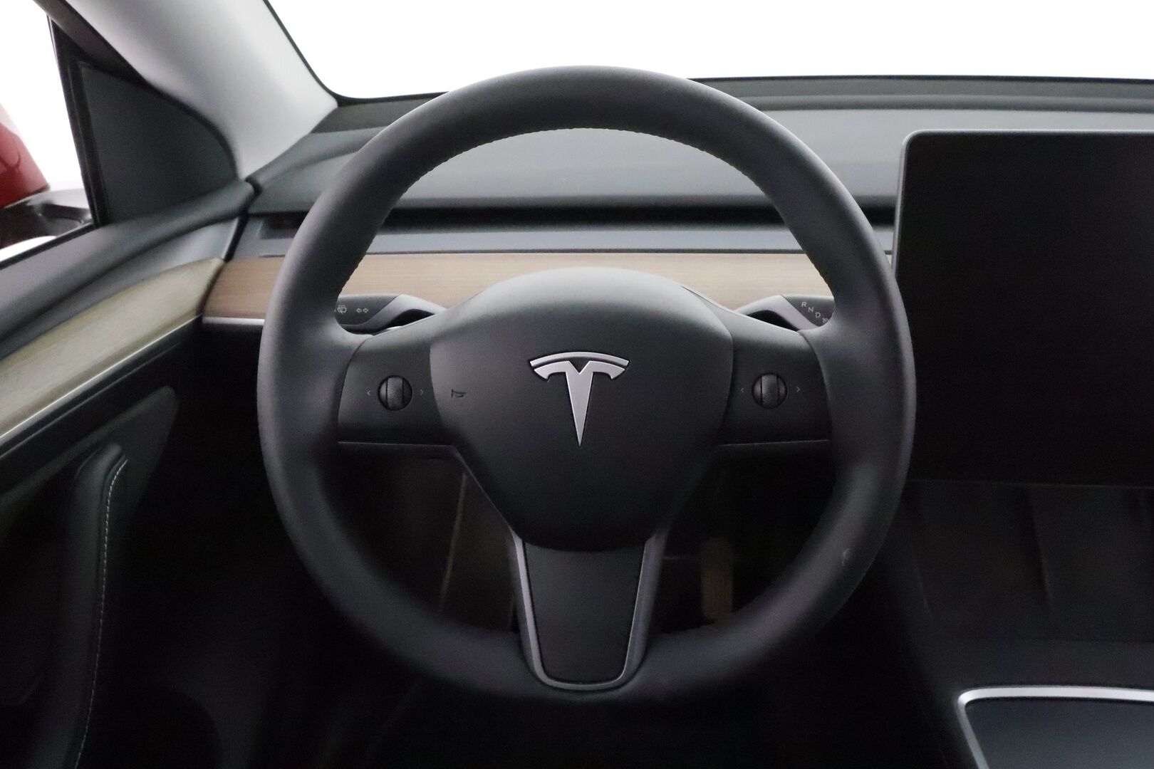 Tesla Model Y 2023 Long Range **Lämpöpumppu / Lasikatto / Matrix-LED / Adapt.Vakkari / P.Kamera / Muistipenkki / Navi / Keyless** - 3,99 % KORKOTARJOUS TÄHÄN AUTOON - 1-om Suomi-auto / 2x Latauskaapelit / Kahdet Renkaat