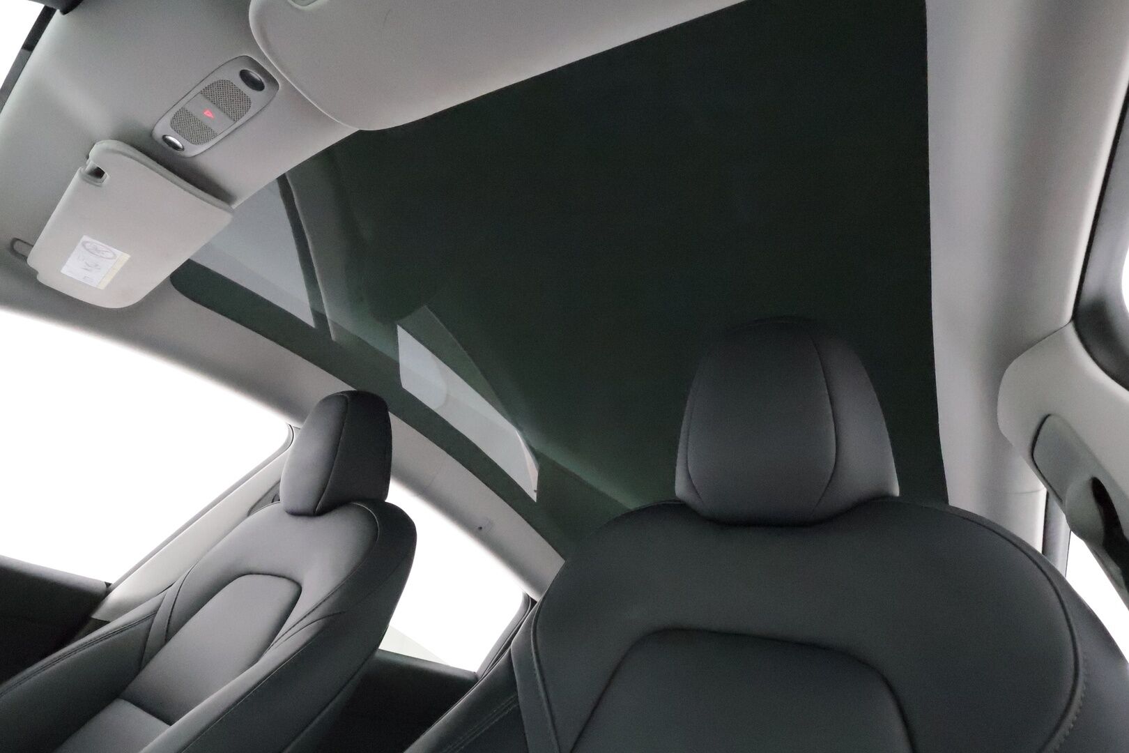 Tesla Model Y 2023 Long Range **Lämpöpumppu / Lasikatto / Matrix-LED / Adapt.Vakkari / P.Kamera / Muistipenkki / Navi / Keyless** - 3,99 % KORKOTARJOUS TÄHÄN AUTOON - 1-om Suomi-auto / 2x Latauskaapelit / Kahdet Renkaat