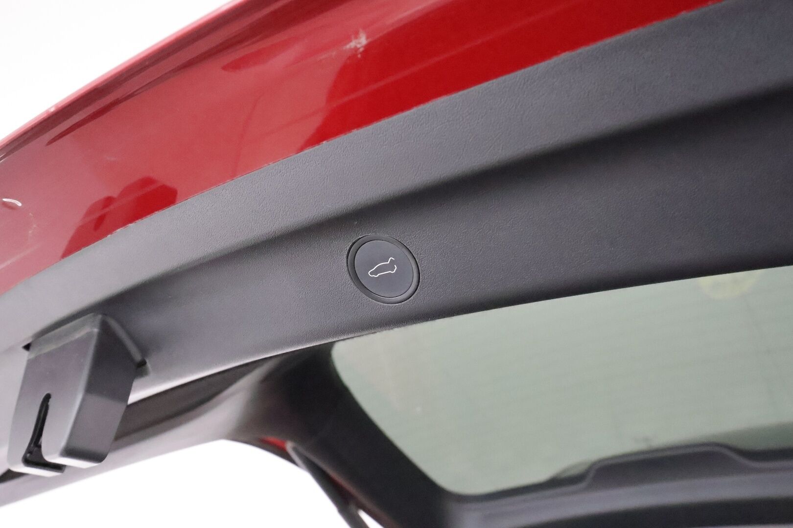 Tesla Model Y 2023 Long Range **Lämpöpumppu / Lasikatto / Matrix-LED / Adapt.Vakkari / P.Kamera / Muistipenkki / Navi / Keyless** - 3,99 % KORKOTARJOUS TÄHÄN AUTOON - 1-om Suomi-auto / 2x Latauskaapelit / Kahdet Renkaat