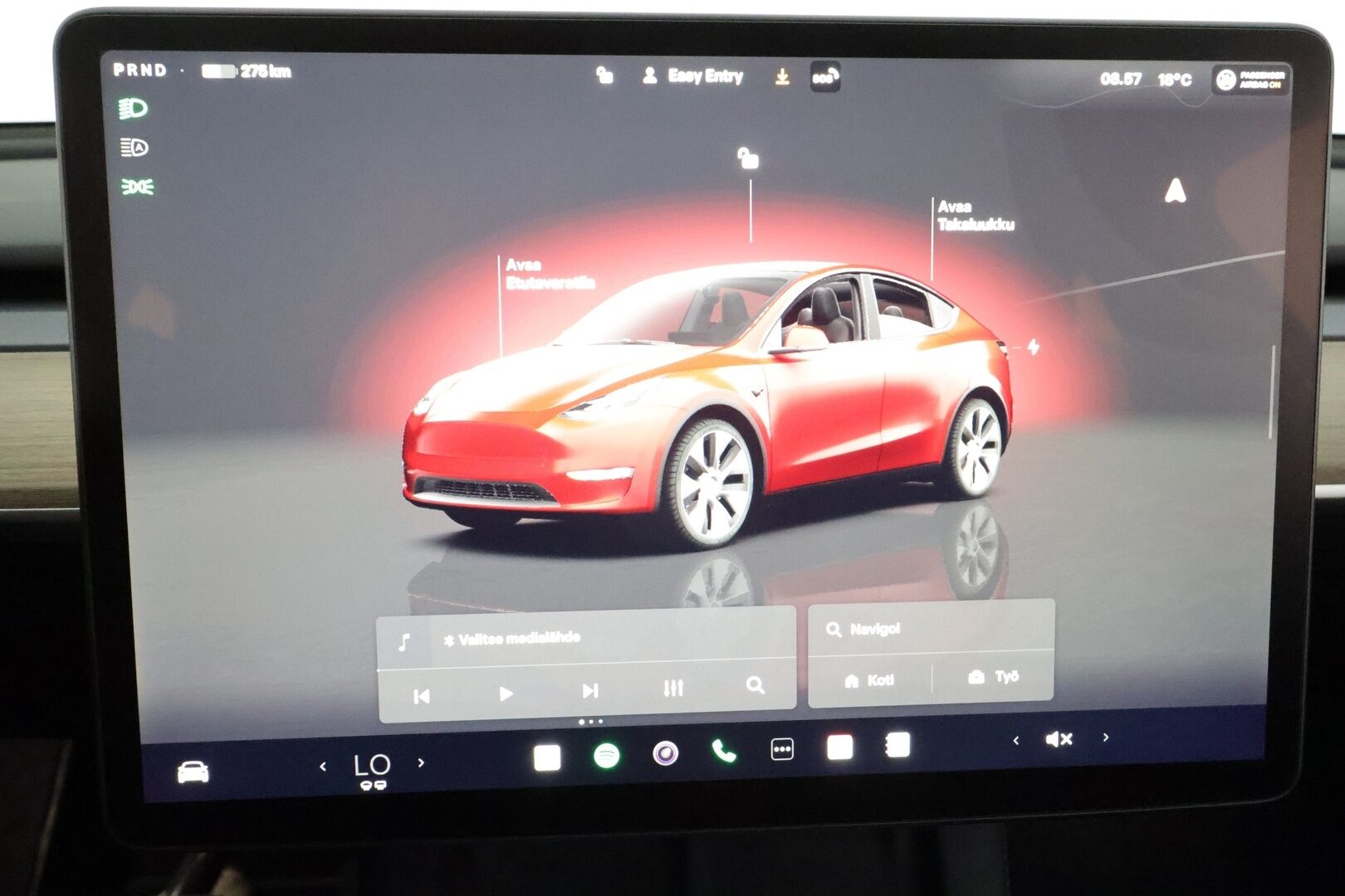 Tesla Model Y 2023 Long Range **Lämpöpumppu / Lasikatto / Matrix-LED / Adapt.Vakkari / P.Kamera / Muistipenkki / Navi / Keyless** - 3,99 % KORKOTARJOUS TÄHÄN AUTOON - 1-om Suomi-auto / 2x Latauskaapelit / Kahdet Renkaat