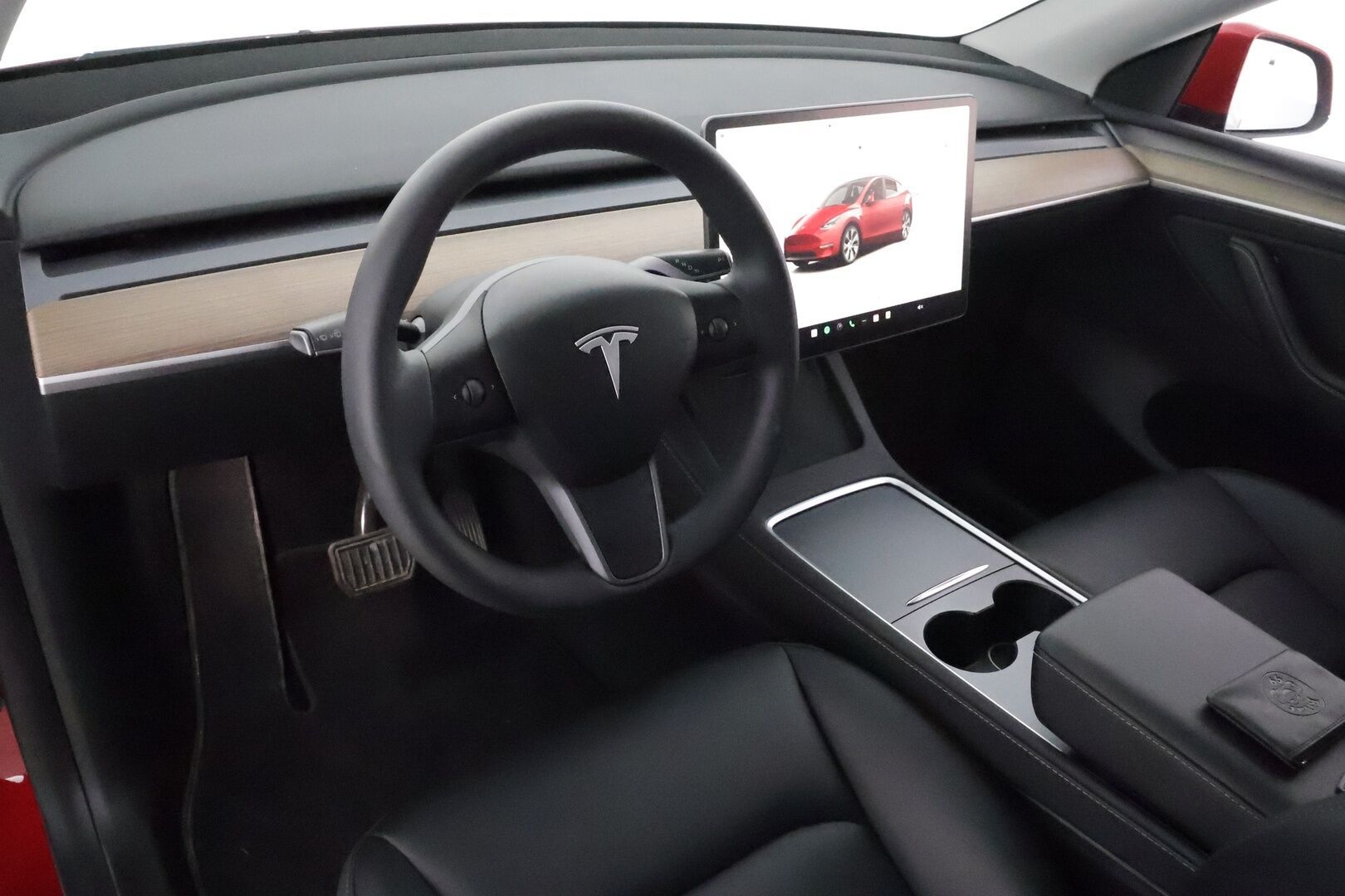 Tesla Model Y 2023 Long Range **Lämpöpumppu / Lasikatto / Matrix-LED / Adapt.Vakkari / P.Kamera / Muistipenkki / Navi / Keyless** - 3,99 % KORKOTARJOUS TÄHÄN AUTOON - 1-om Suomi-auto / 2x Latauskaapelit / Kahdet Renkaat