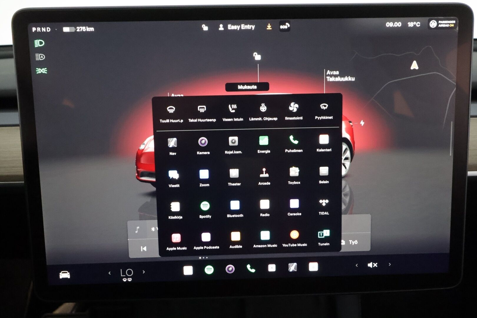 Tesla Model Y 2023 Long Range **Lämpöpumppu / Lasikatto / Matrix-LED / Adapt.Vakkari / P.Kamera / Muistipenkki / Navi / Keyless** - 3,99 % KORKOTARJOUS TÄHÄN AUTOON - 1-om Suomi-auto / 2x Latauskaapelit / Kahdet Renkaat