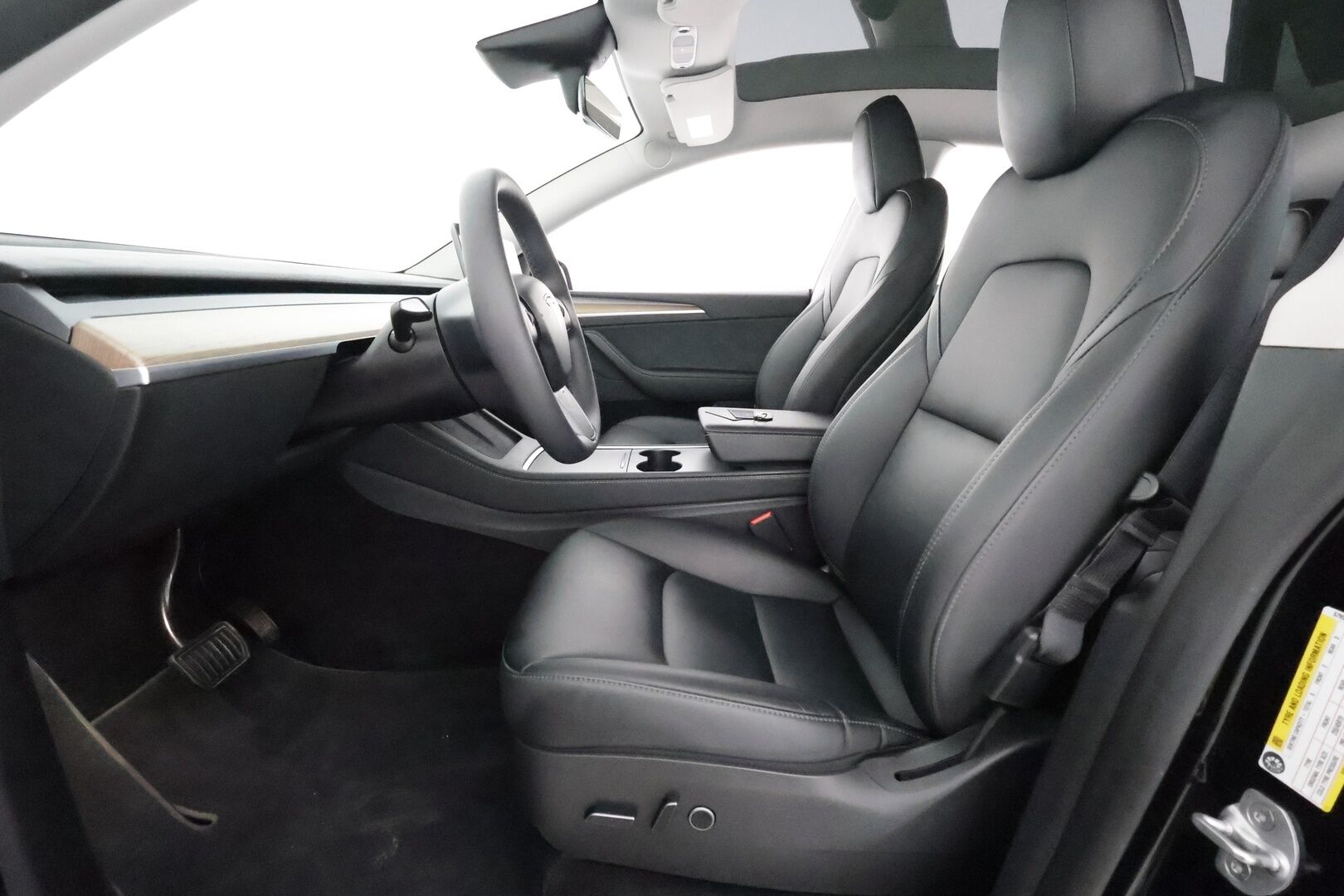 Tesla Model Y 2023 Long Range **1.Om Suomi-auto / Lasikatto / Adapt.vakkari / Koukku / Lämpöpumppu / Matrix-LED / Navi / Kaistavahti** - 3,99 % KORKOTARJOUS TÄHÄN AUTOON - Akku kuntotarkastettu / Premium Audio / KeylessGO / 2x Renkaat