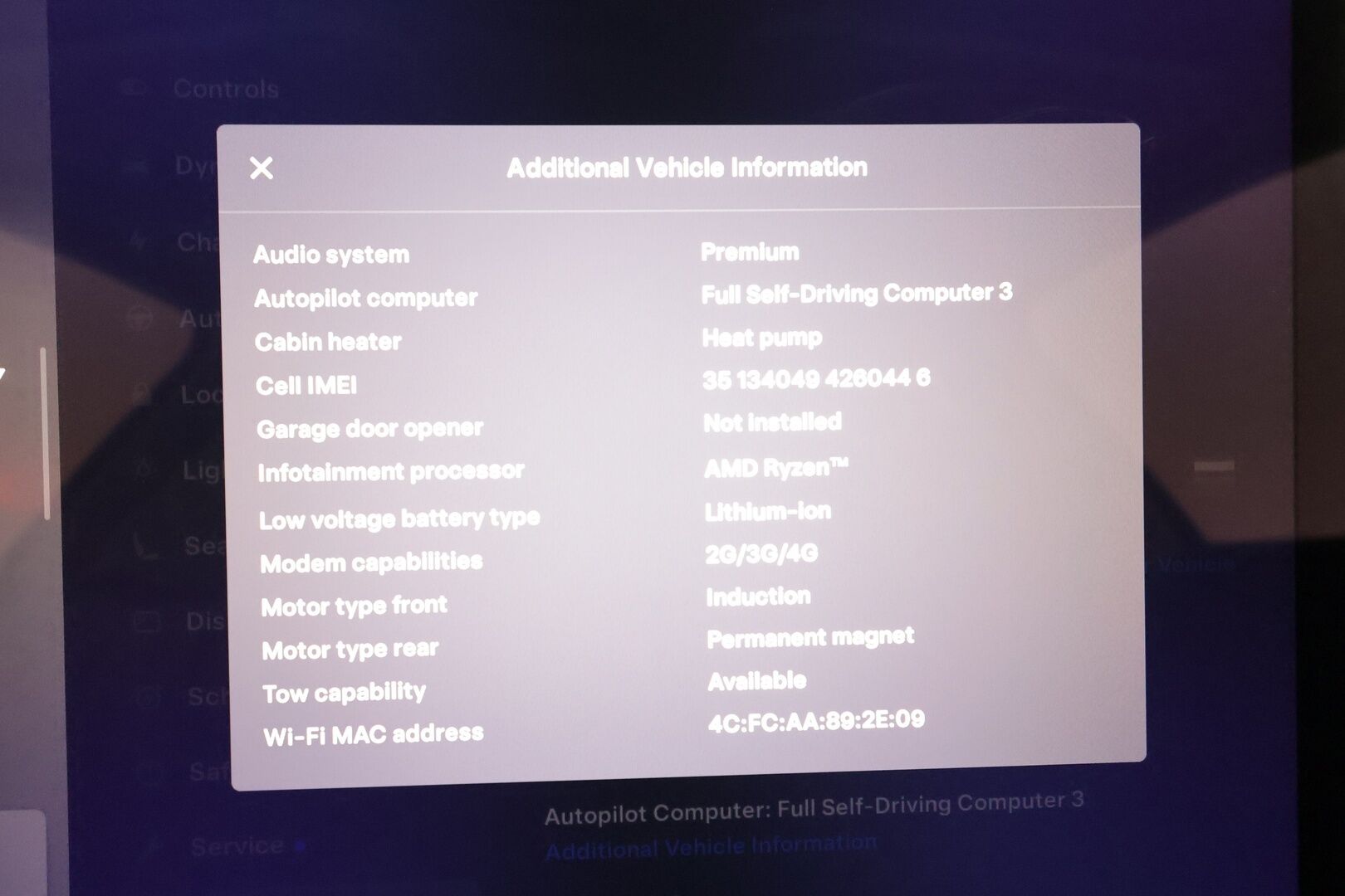 Tesla Model Y 2023 Long Range **1.Om Suomi-auto / Lasikatto / Adapt.vakkari / Koukku / Lämpöpumppu / Matrix-LED / Navi / Kaistavahti** - 3,99 % KORKOTARJOUS TÄHÄN AUTOON - Akku kuntotarkastettu / Premium Audio / KeylessGO / 2x Renkaat
