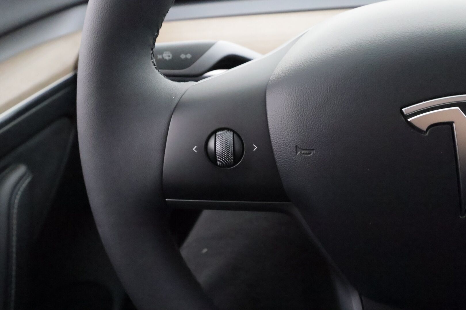 Tesla Model 3 2023 Long Range - | FSD | Acceleration Boost | 1-om suomiauto | ACC | ILP | Matrix | Premium Audio | Ryzen | Lasikatto | Sähkönahat | Muistipenkki | 2x renkaat aluin | 