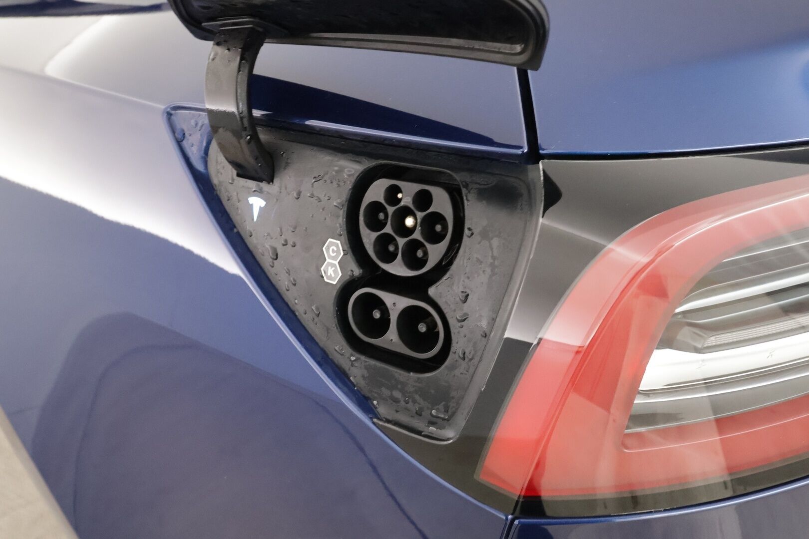 Tesla Model 3 2023 Long Range - | FSD | Acceleration Boost | 1-om suomiauto | ACC | ILP | Matrix | Premium Audio | Ryzen | Lasikatto | Sähkönahat | Muistipenkki | 2x renkaat aluin | 