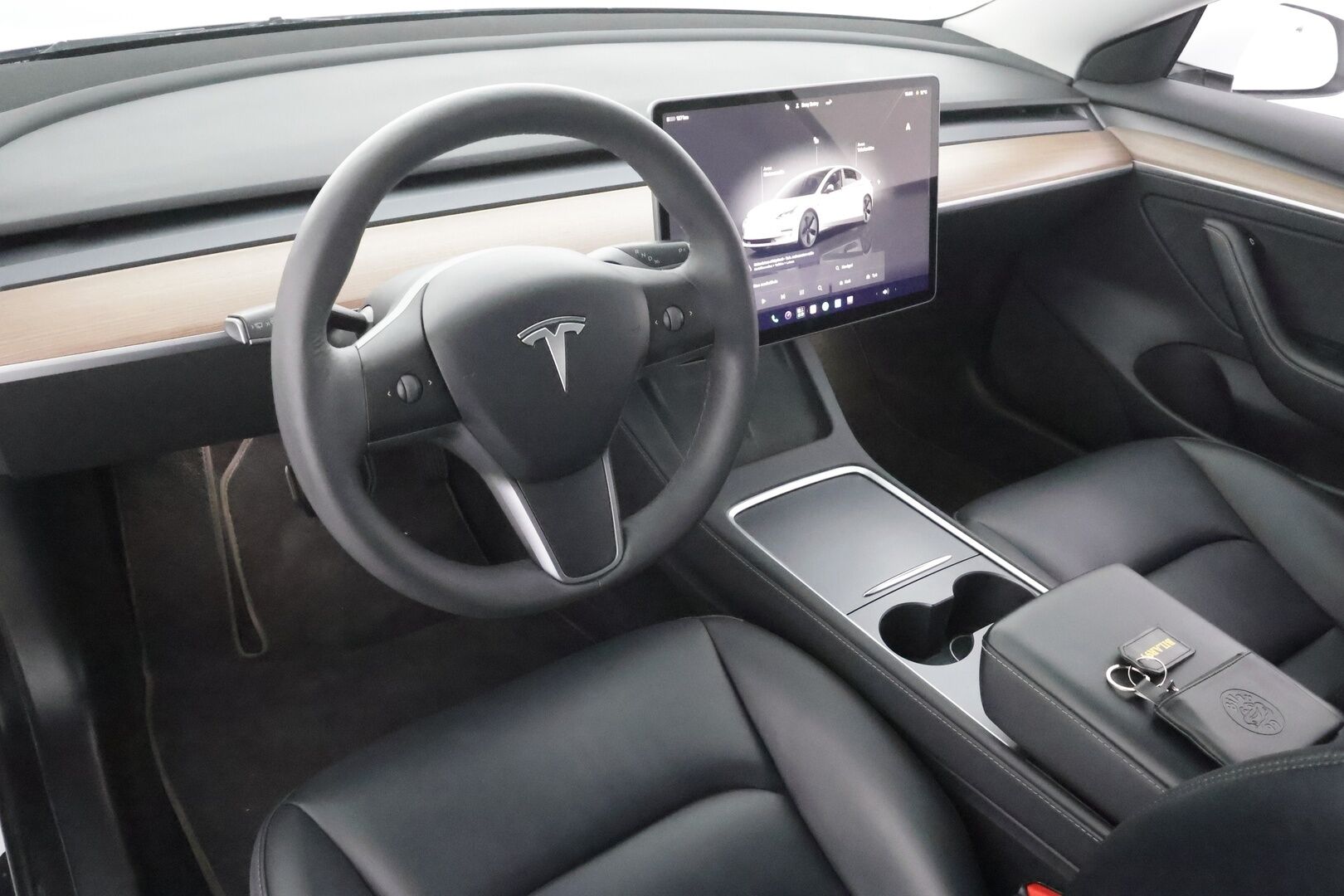 Tesla Model 3 2023 Long Range * ILP / ACC / Lasikatto / Matrix-LED / P.Kamera / Muistipenkki / Premium Audio / Navi / Keyless * - 1-om Suomi-auto / Kahdet renkaat aluvanteilla