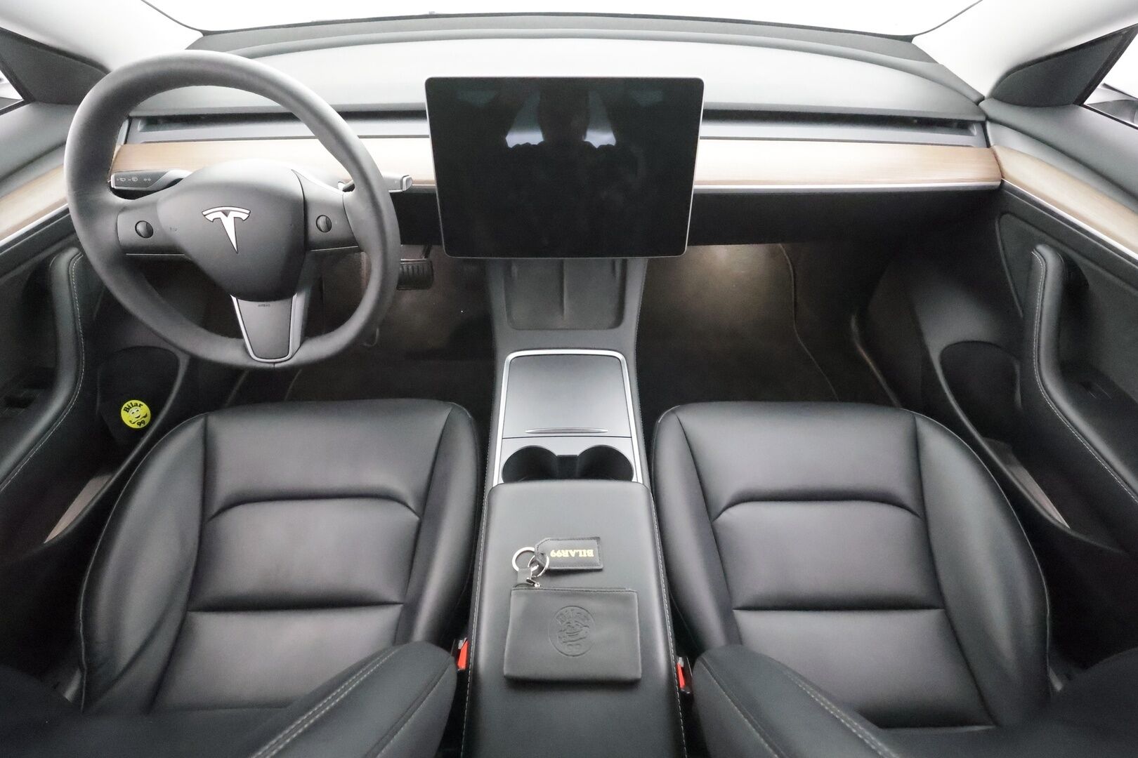 Tesla Model 3 2023 Long Range * ILP / ACC / Lasikatto / Matrix-LED / P.Kamera / Muistipenkki / Premium Audio / Navi / Keyless * - 1-om Suomi-auto / Kahdet renkaat aluvanteilla