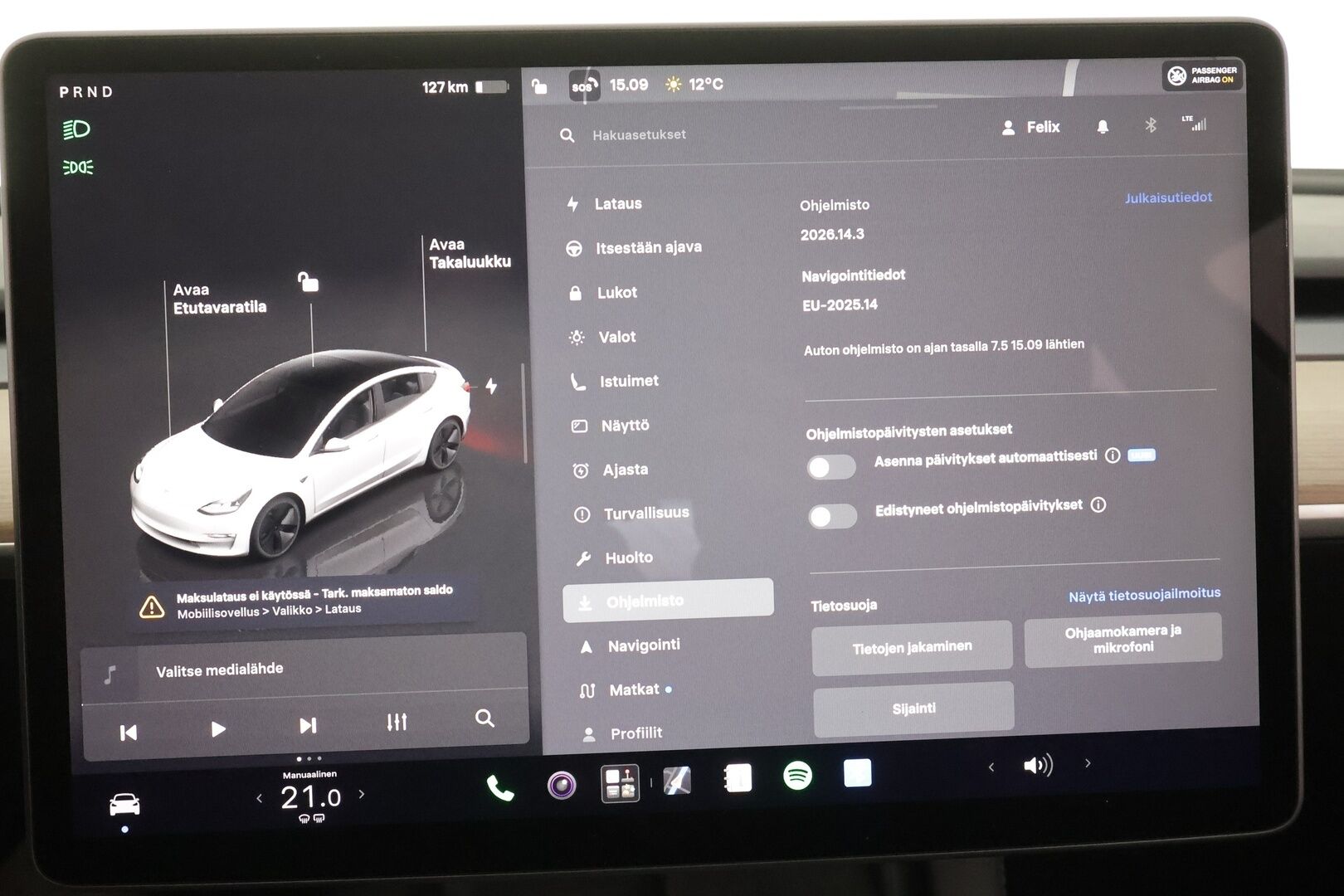 Tesla Model 3 2023 Long Range * ILP / ACC / Lasikatto / Matrix-LED / P.Kamera / Muistipenkki / Premium Audio / Navi / Keyless * - 1-om Suomi-auto / Kahdet renkaat aluvanteilla