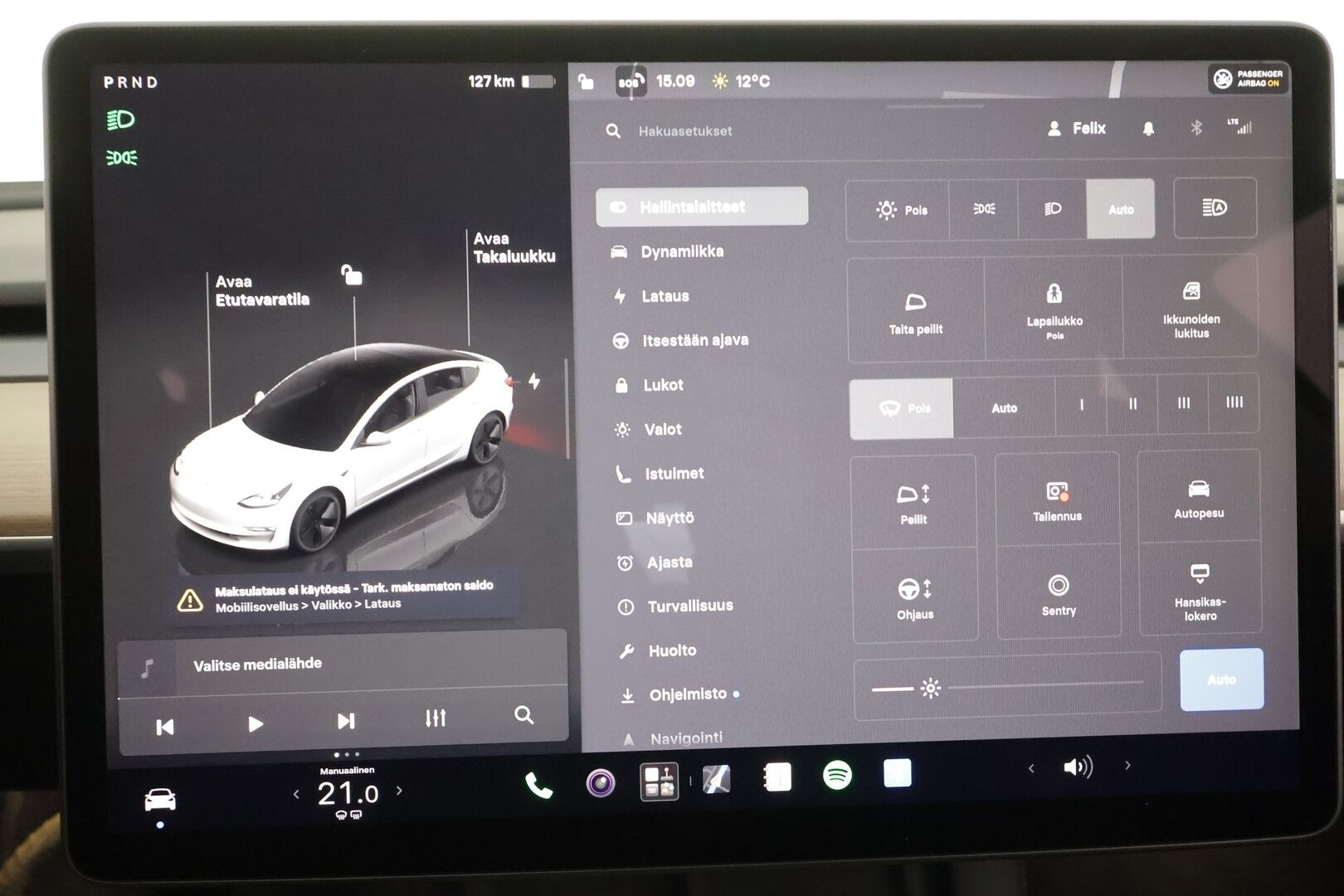 Tesla Model 3 2023 Long Range * ILP / ACC / Lasikatto / Matrix-LED / P.Kamera / Muistipenkki / Premium Audio / Navi / Keyless * - 1-om Suomi-auto / Kahdet renkaat aluvanteilla