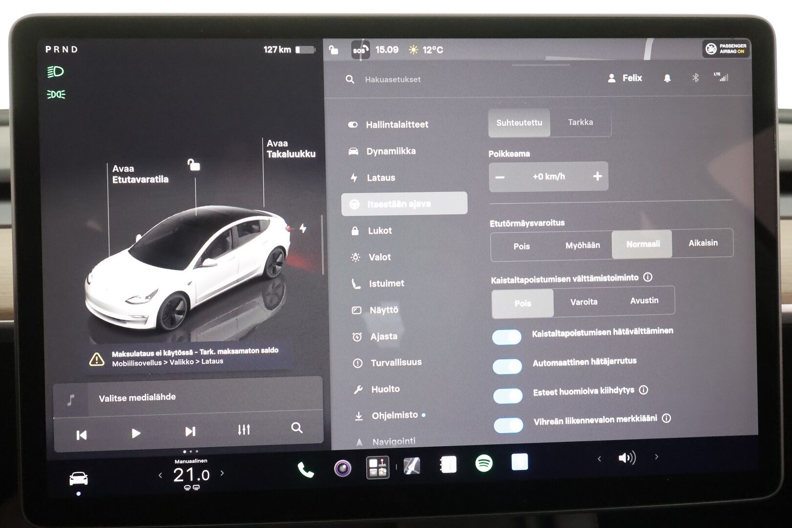 Tesla Model 3 2023 Long Range * ILP / ACC / Lasikatto / Matrix-LED / P.Kamera / Muistipenkki / Premium Audio / Navi / Keyless * - 1-om Suomi-auto / Kahdet renkaat aluvanteilla