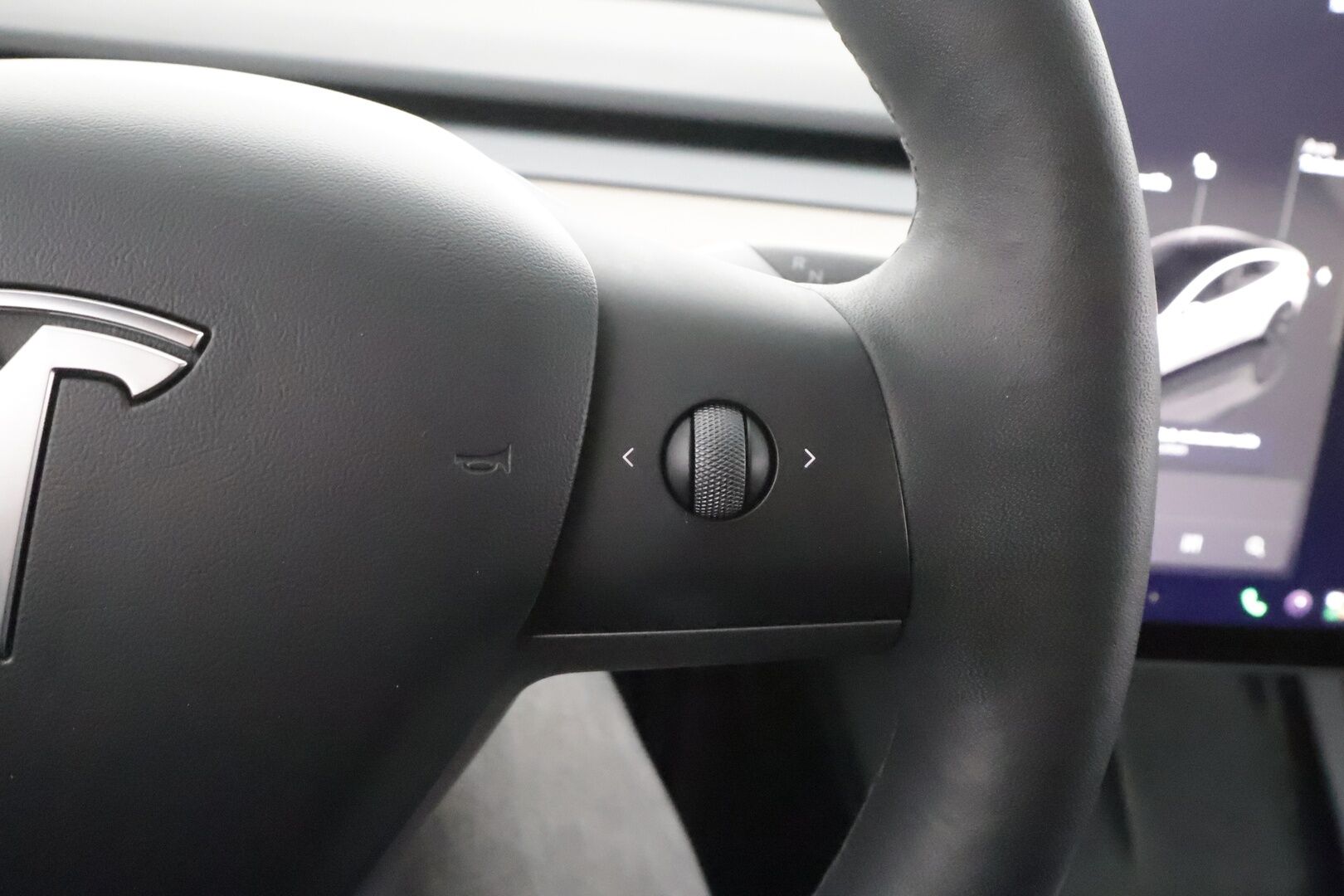 Tesla Model 3 2023 Long Range * ILP / ACC / Lasikatto / Matrix-LED / P.Kamera / Muistipenkki / Premium Audio / Navi / Keyless * - 1-om Suomi-auto / Kahdet renkaat aluvanteilla