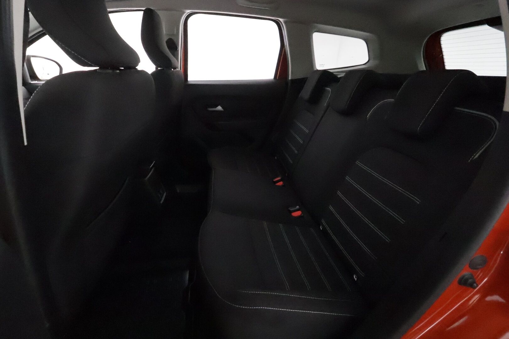 Dacia Duster 2023 Blue dCi 115 4x4 Journey **Vakkari / P.kamera / Koukku / Navi / Apple&Android / Lohkolämmitin** - 1.Om Suomi-auto / Merkkihuollettu / Kahdet renkaat aluvanteilla / 180.kamera