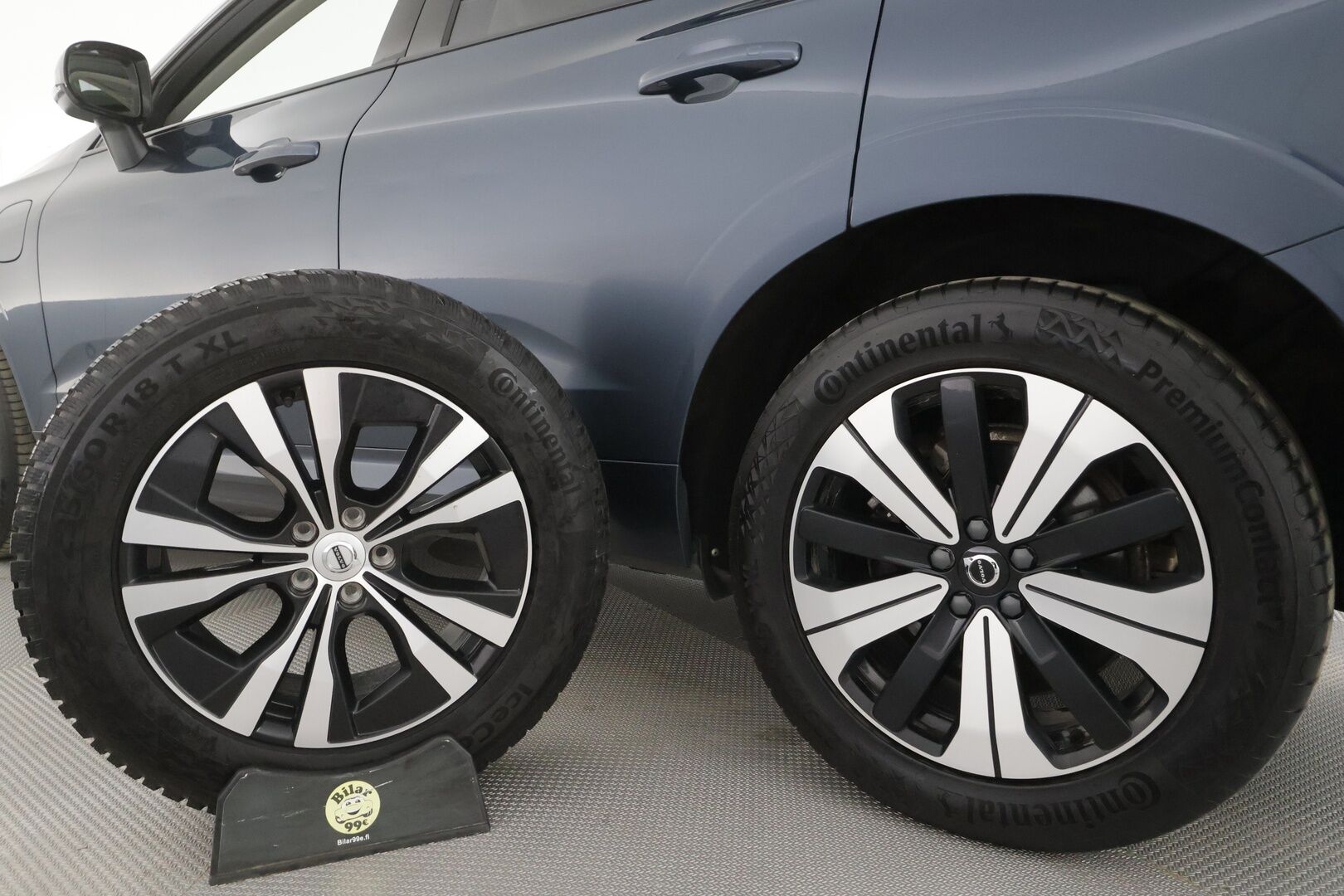 Volvo XC60 2023 T8 AWD Long Range High Performance Plus Dark aut - | Pilot assist | Webasto | Koukku | Muistipenkit | Full-LED | High Performance audio | Sporttinahat | P.Kamera | Keyless | Apple&Android | 1.Om Suomi-auto | Kahdet Renkaat | Merkkihuollettu |