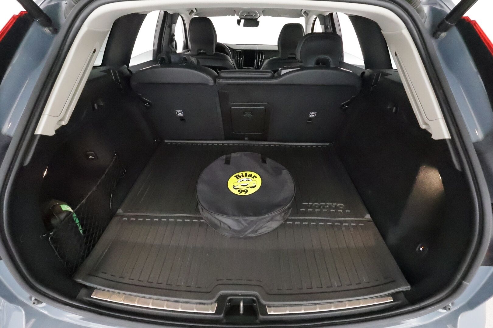Volvo XC60 2023 T6 AWD Long Range Plus Dark aut **H&K / Panorama / Muistipenkit / Koukku / Adapt.vakkari / Full LED / Webasto** - 3,99 % KORKOTARJOUS TÄHÄN AUTOON - Suomi-auto / Merkkihuollettu / Musta nahkasisusta / KeylessGo / Navi / Facelift