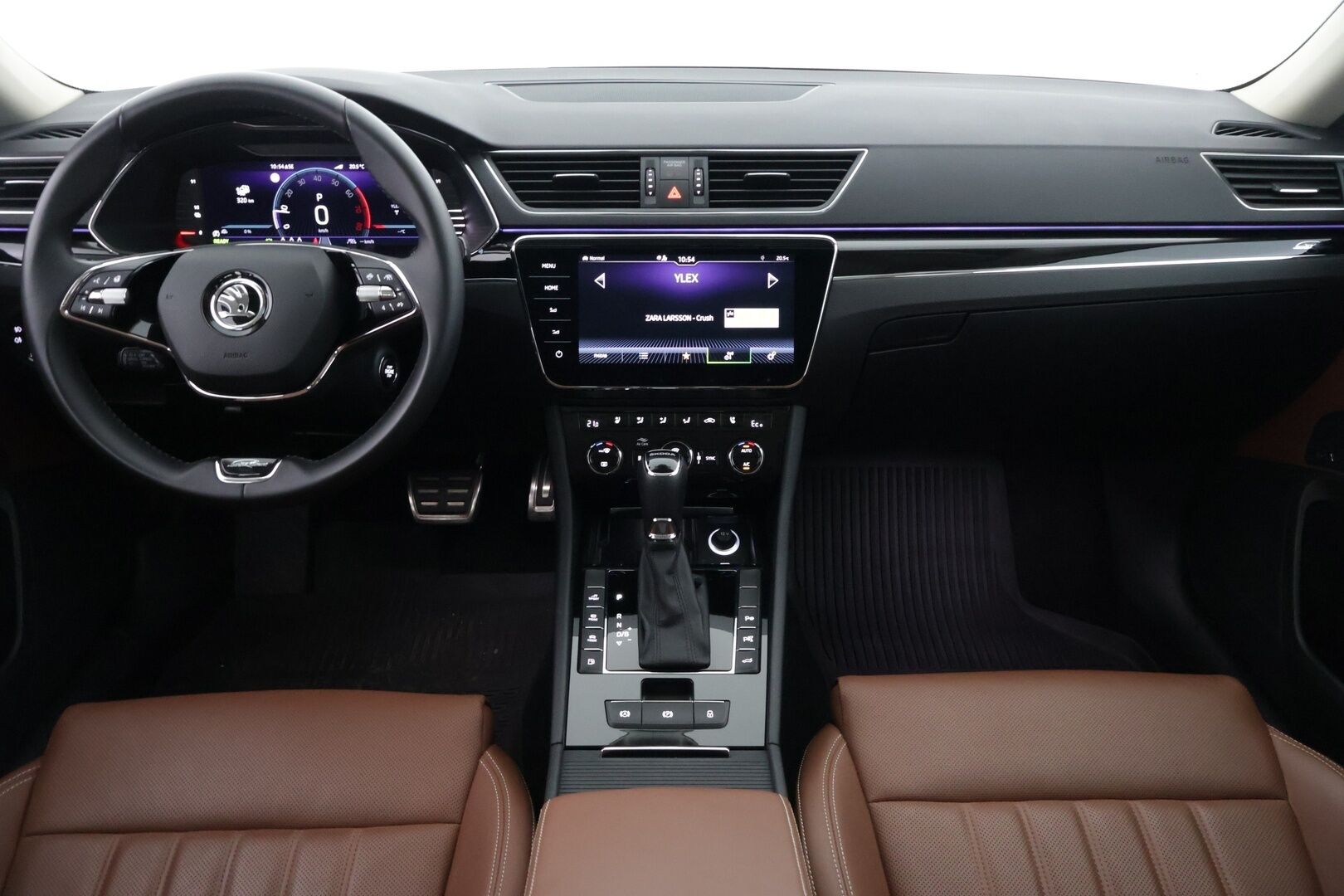 Skoda Superb 2023 1.4 TSI PHEV L&K iV BusinessLine DSG Autom. *Webasto / 360 Kamera / Keyless / Hierovat muistipenkit / Adapt. vakkari / Kattoikkuna / Canton / Lane assist / Blis / Navi* - 3,99 % KORKOTARJOUS TÄHÄN AUTOON 28.9. ASTI! - 