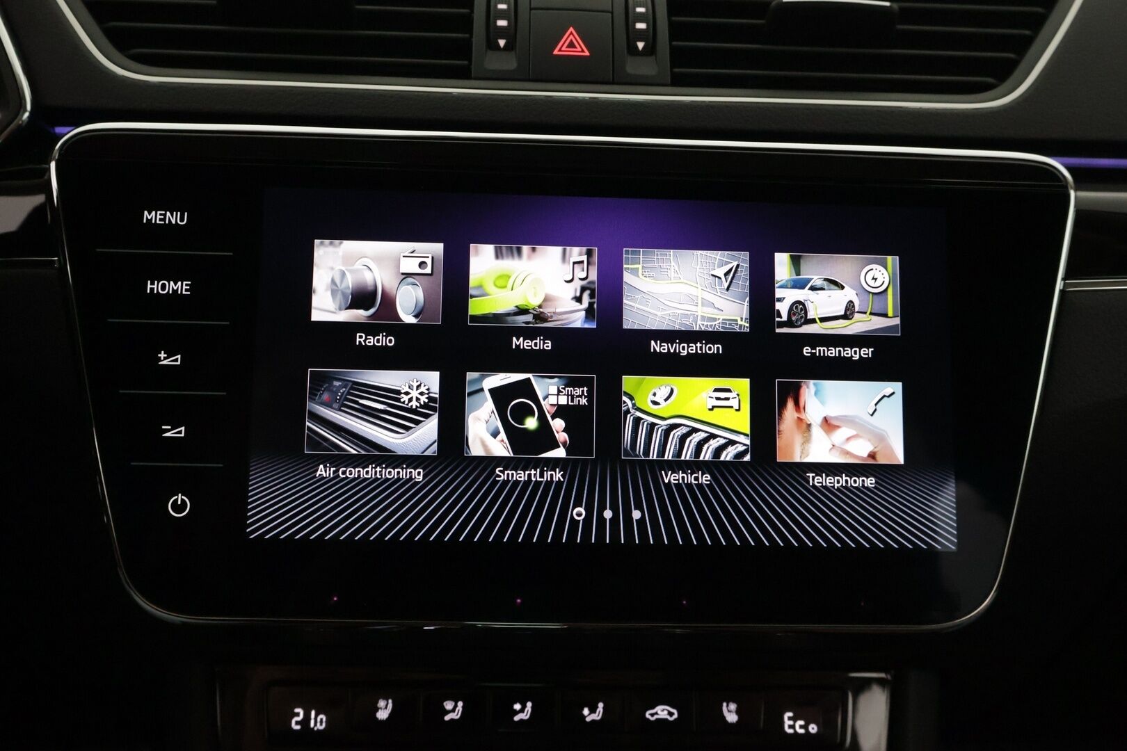 Skoda Superb 2023 1.4 TSI PHEV L&K iV BusinessLine DSG Autom. *Webasto / 360 Kamera / Keyless / Hierovat muistipenkit / Adapt. vakkari / Kattoikkuna / Canton / Lane assist / Blis / Navi* - 3,99 % KORKOTARJOUS TÄHÄN AUTOON 28.9. ASTI! - 