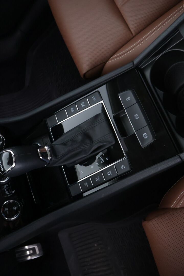 Skoda Superb 2023 1.4 TSI PHEV L&K iV BusinessLine DSG Autom. *Webasto / 360 Kamera / Keyless / Hierovat muistipenkit / Adapt. vakkari / Kattoikkuna / Canton / Lane assist / Blis / Navi* - 3,99 % KORKOTARJOUS TÄHÄN AUTOON 28.9. ASTI! - 