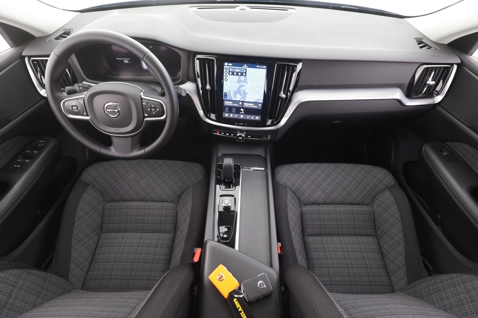 Volvo V60 2023 B3 MHEV Business Core DCT aut - | ACC | Webasto | Koukku | Full-LED | High Performance audio | P.Kamera | Osasähköt | Keyless | Apple&Android | 1.Om Suomi-auto | Kahdet Renkaat | Merkkihuollettu |