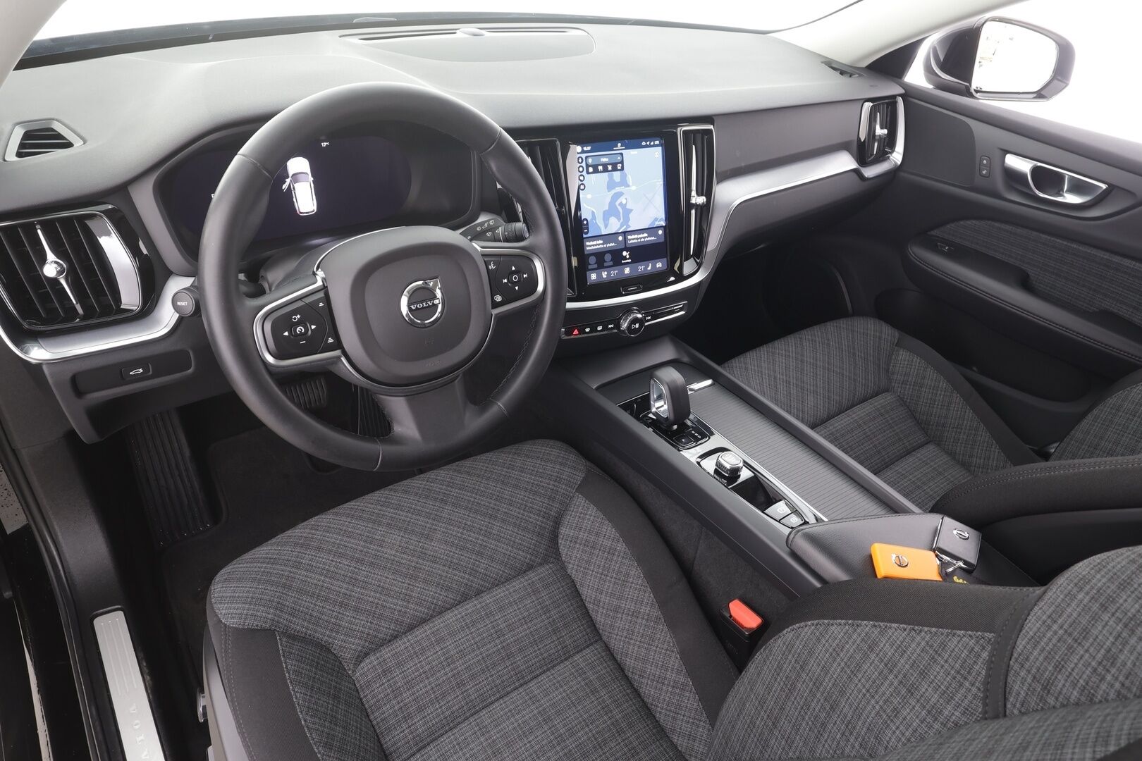 Volvo V60 2023 B3 MHEV Business Core DCT aut - | ACC | Webasto | Koukku | Full-LED | High Performance audio | P.Kamera | Osasähköt | Keyless | Apple&Android | 1.Om Suomi-auto | Kahdet Renkaat | Merkkihuollettu |